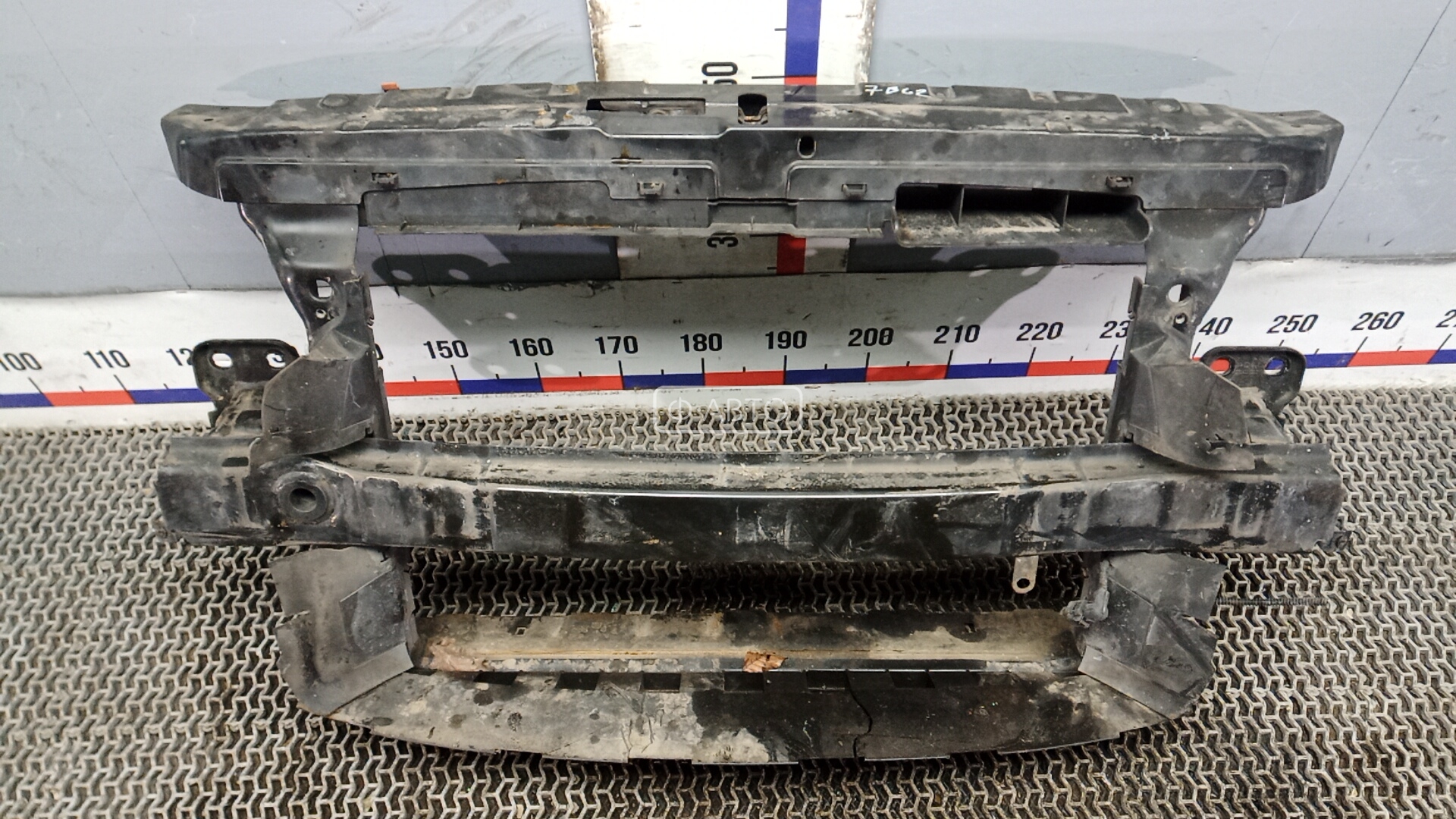 Передняя панель крепления облицовки (телевизор)