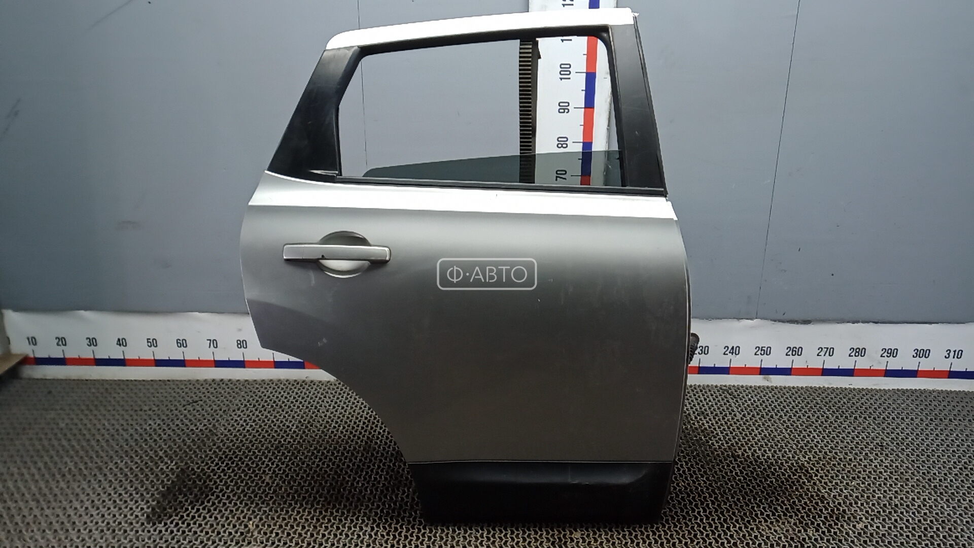 Дверь задняя правая