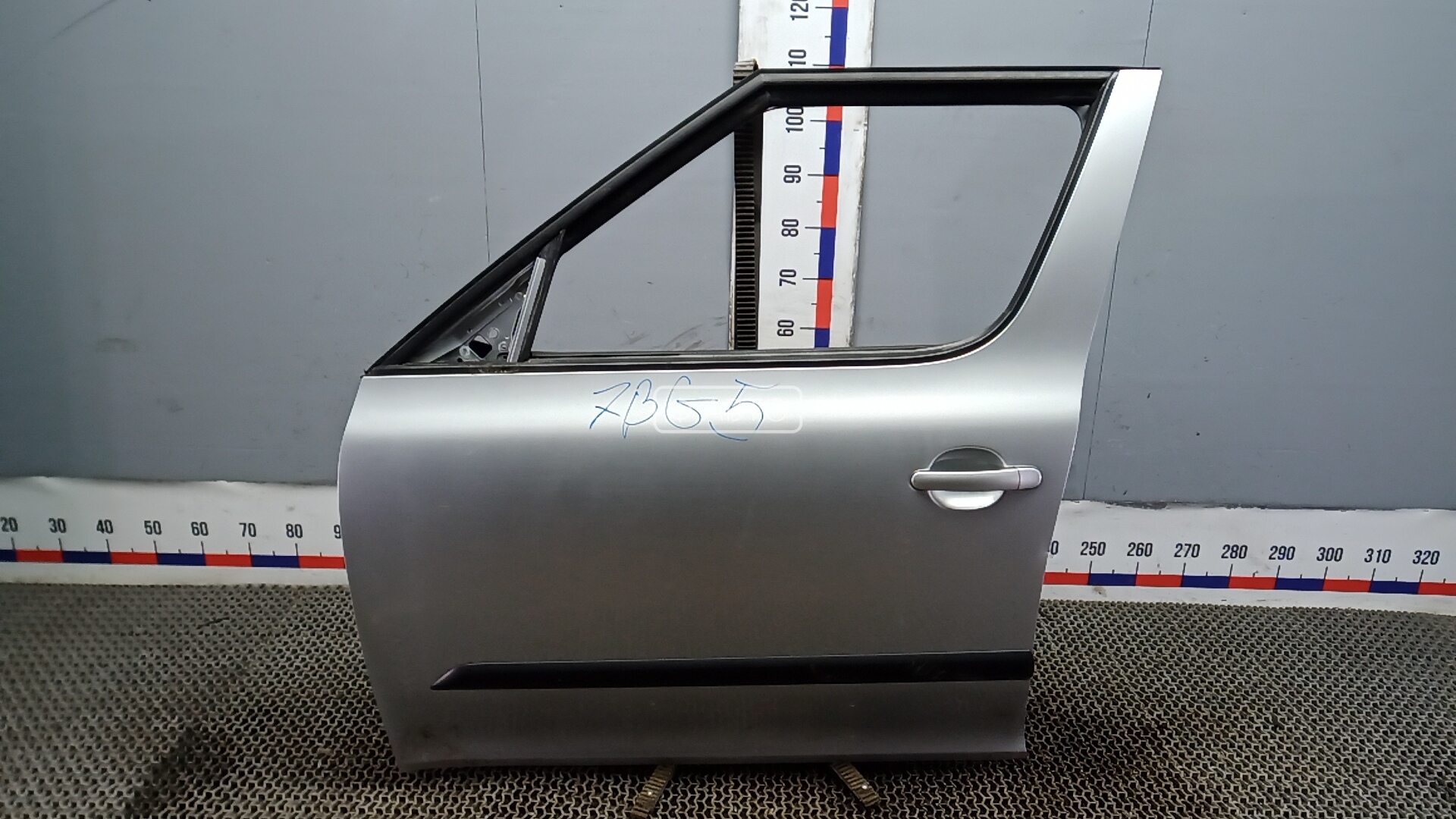 Дверь передняя левая