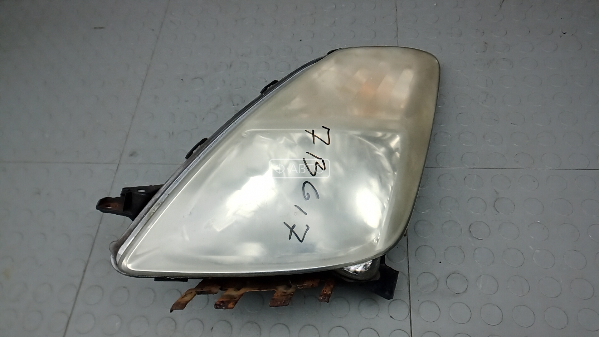 Фара левая
