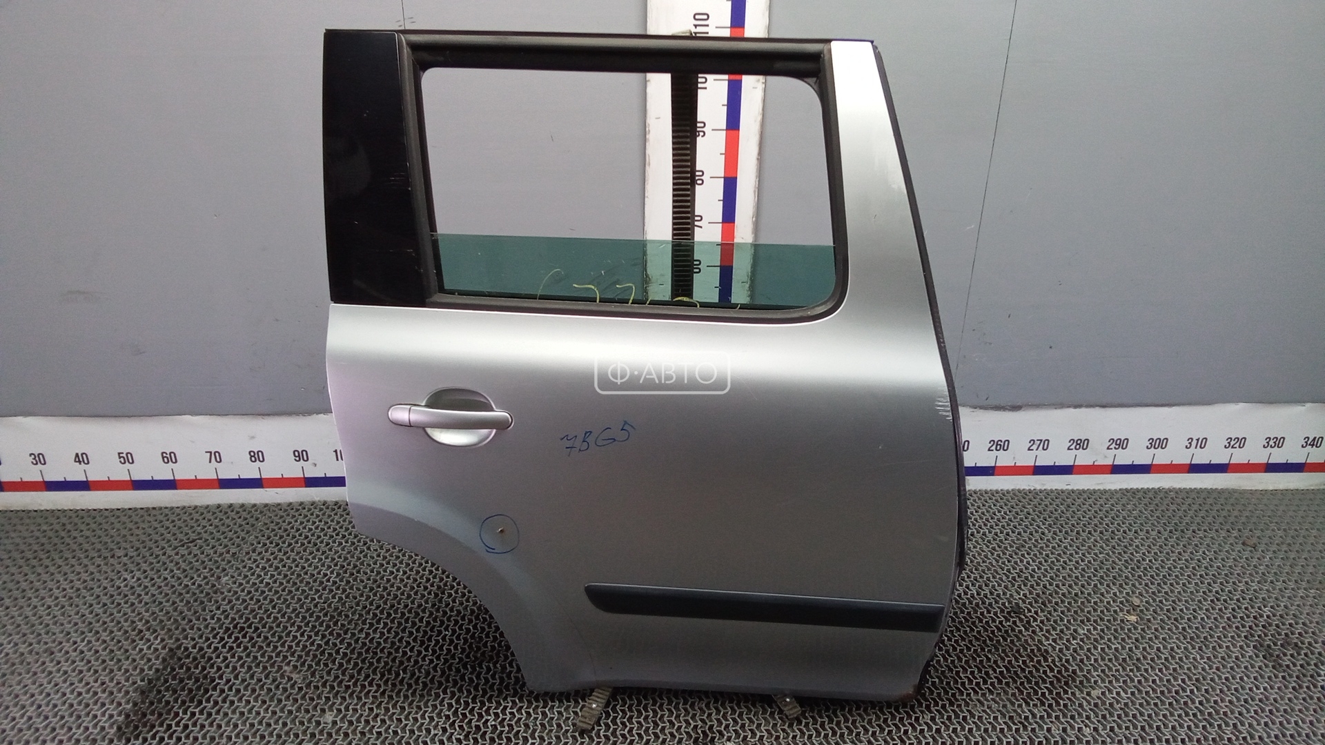 Дверь задняя правая