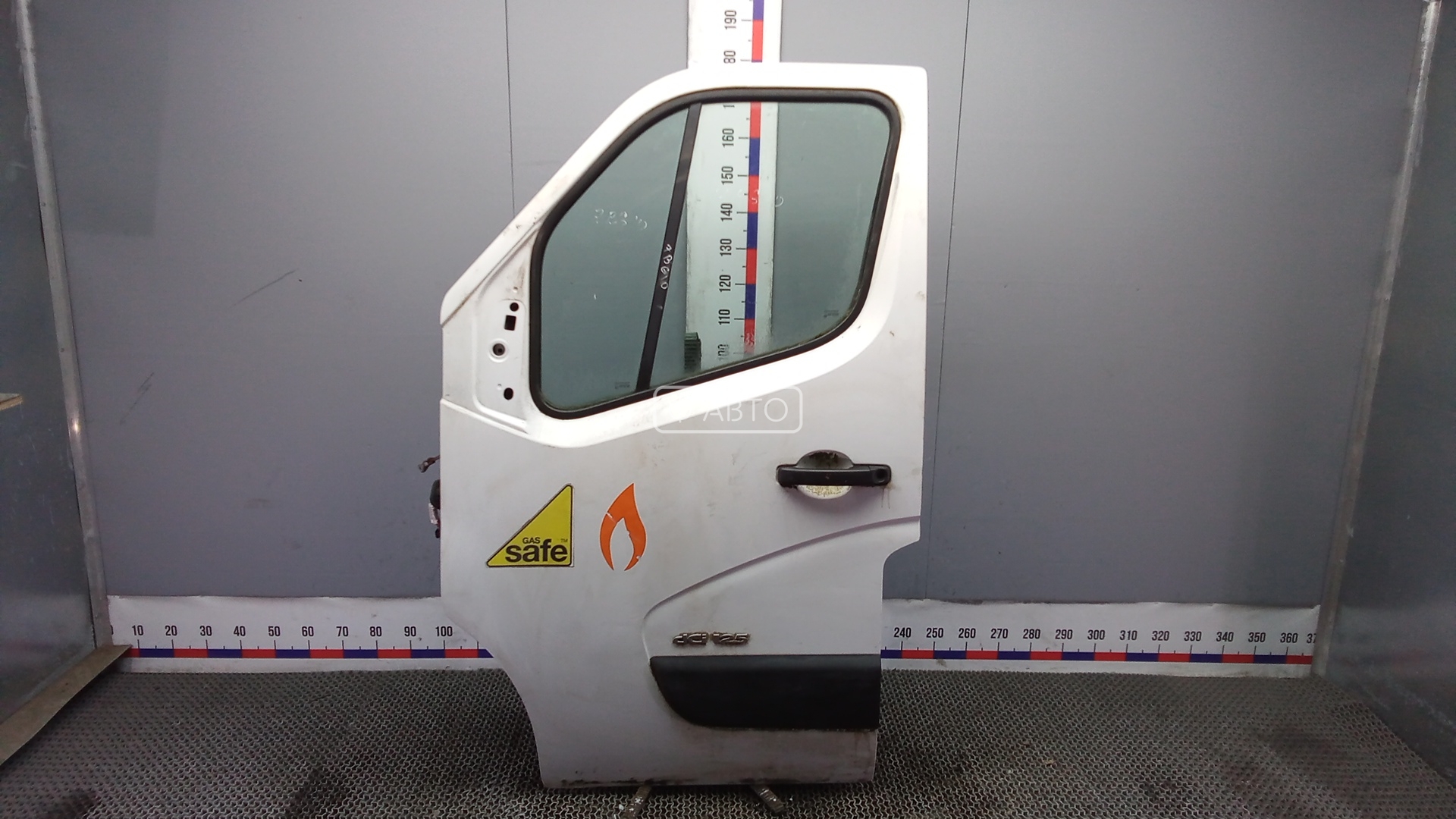 Дверь передняя левая