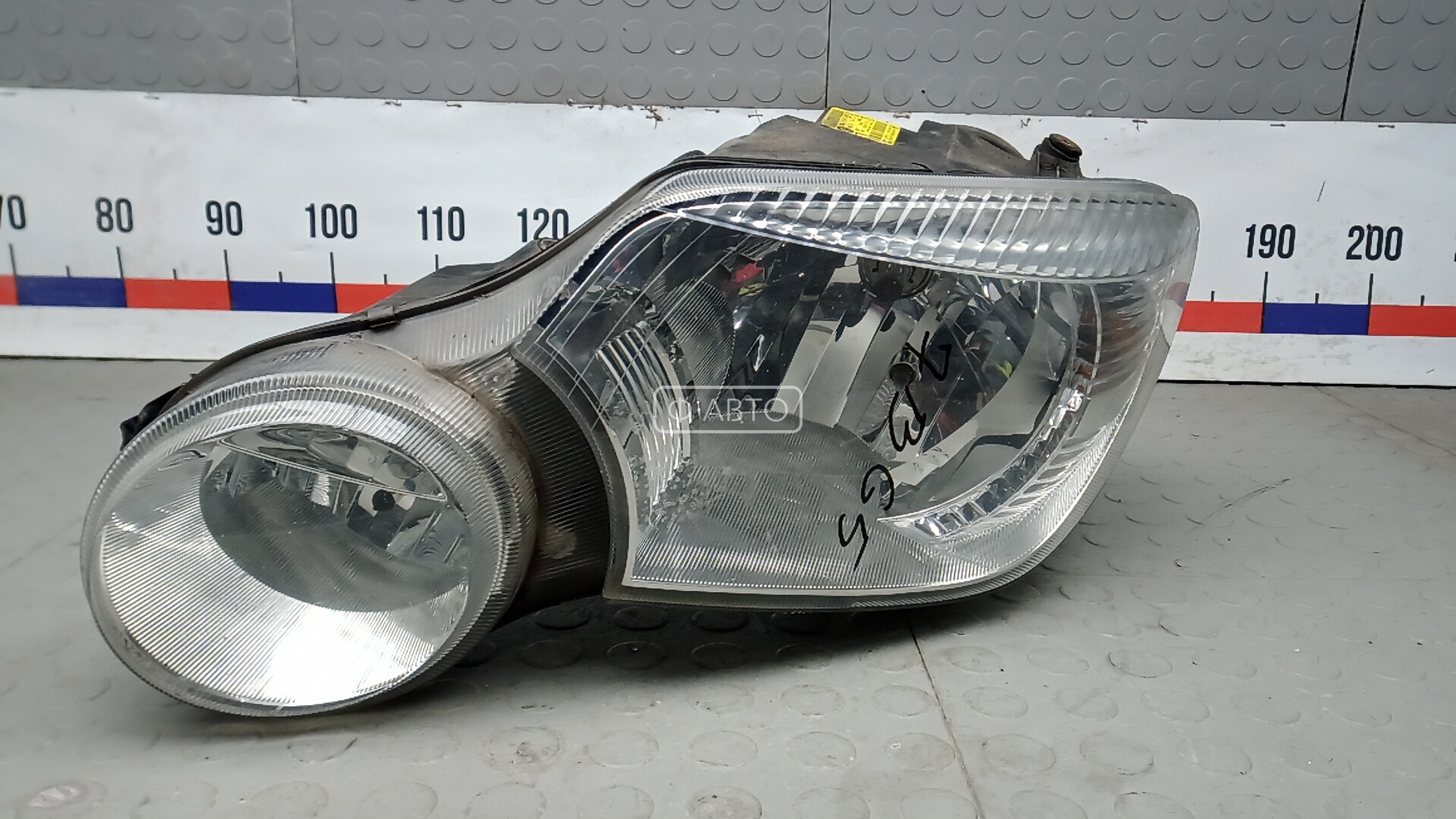 Фара левая