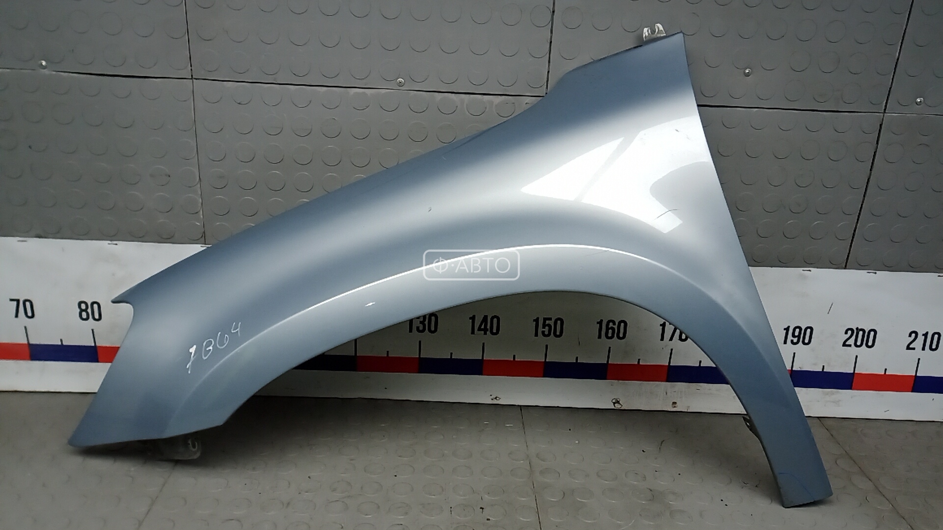 Крыло переднее левое