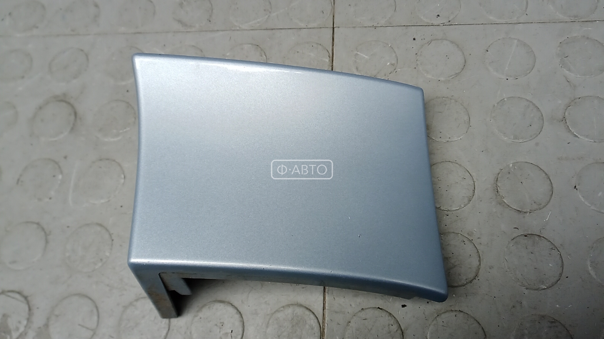 Ус под фонарь левый