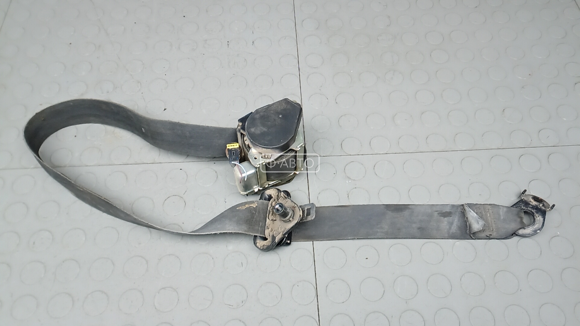 Ремень безопасности с пиропатроном сиденья переднего