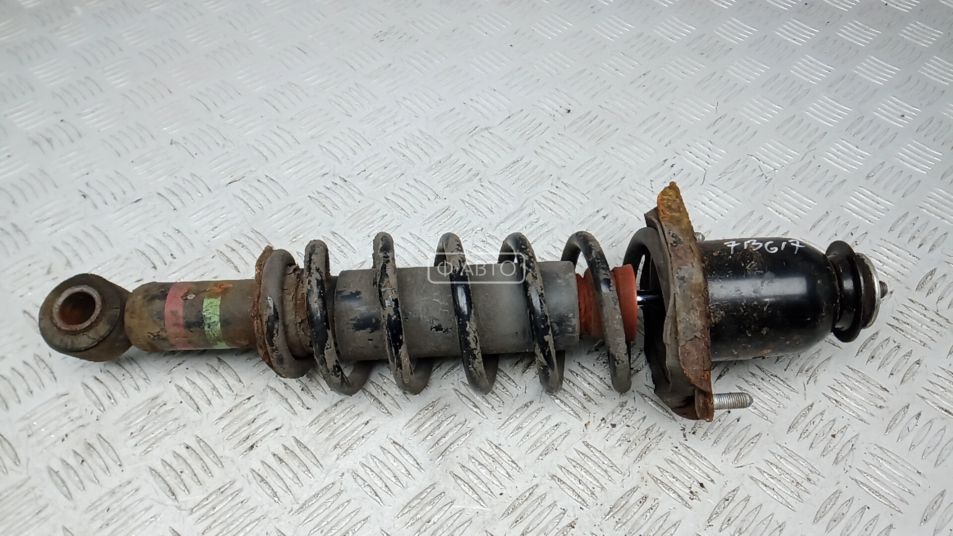 Стойка задняя правая