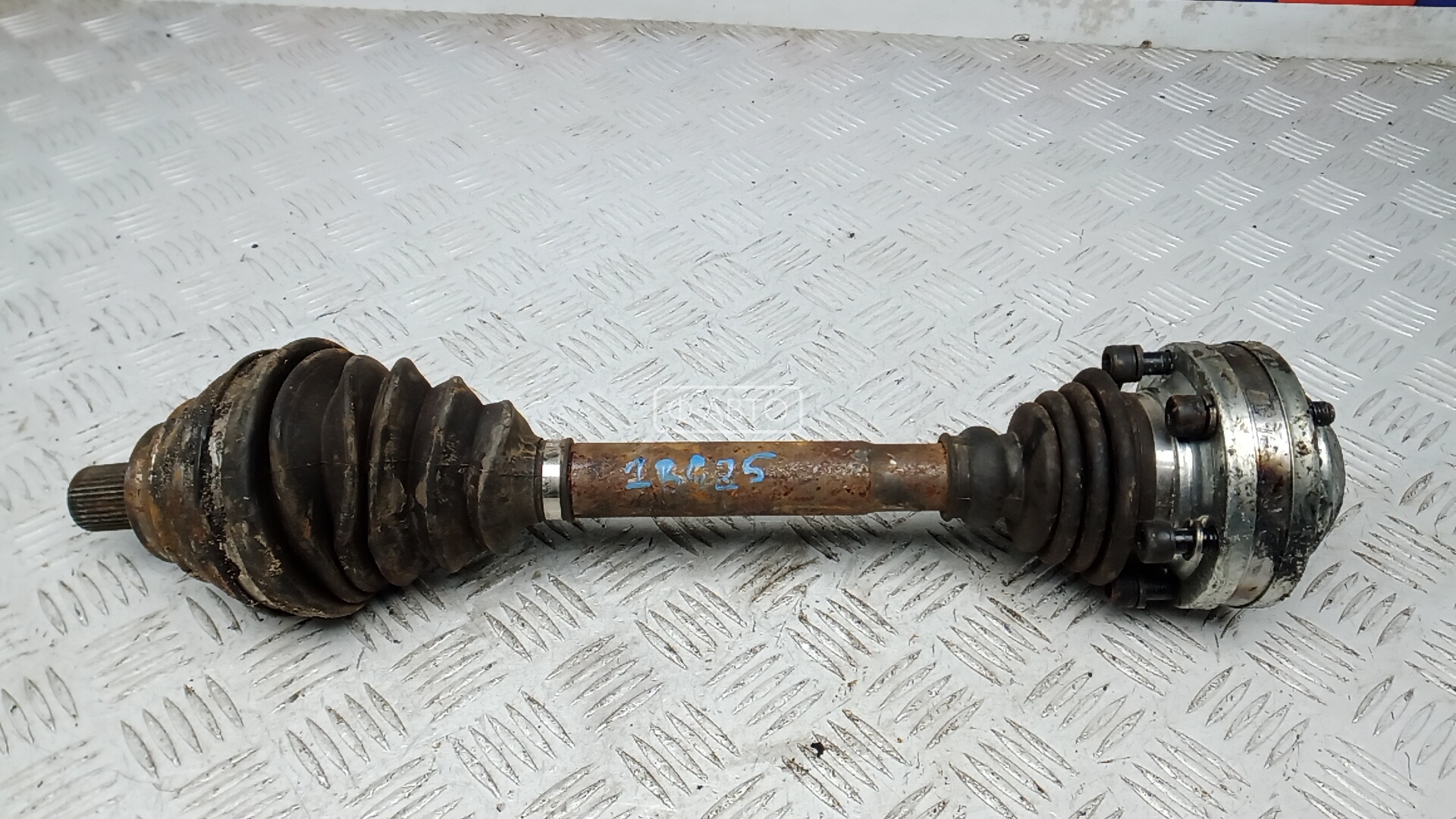 Привод передний левый