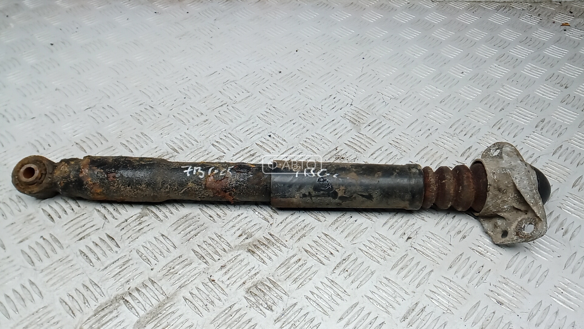 Амортизатор задний