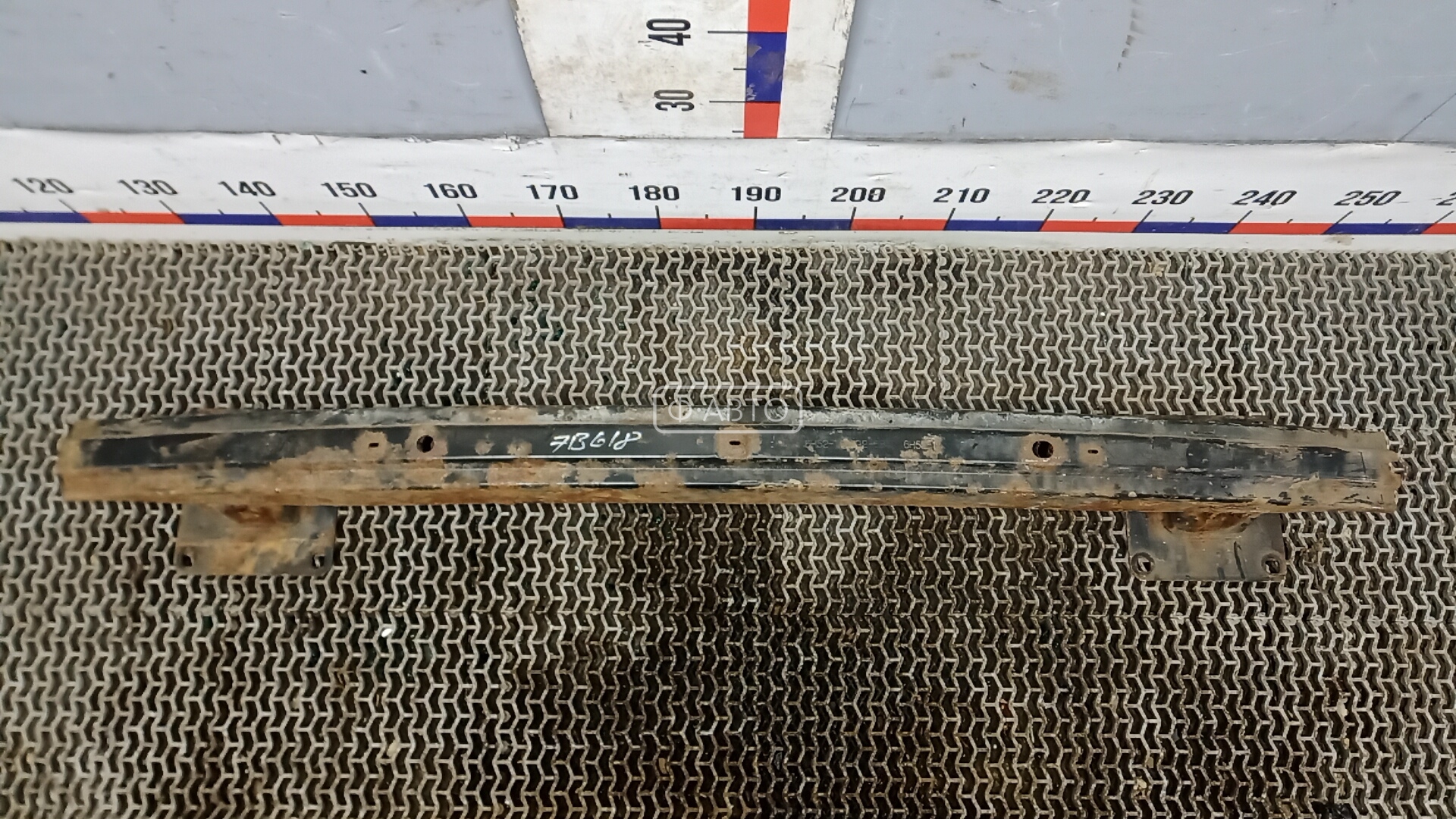 Усилитель бампера задний