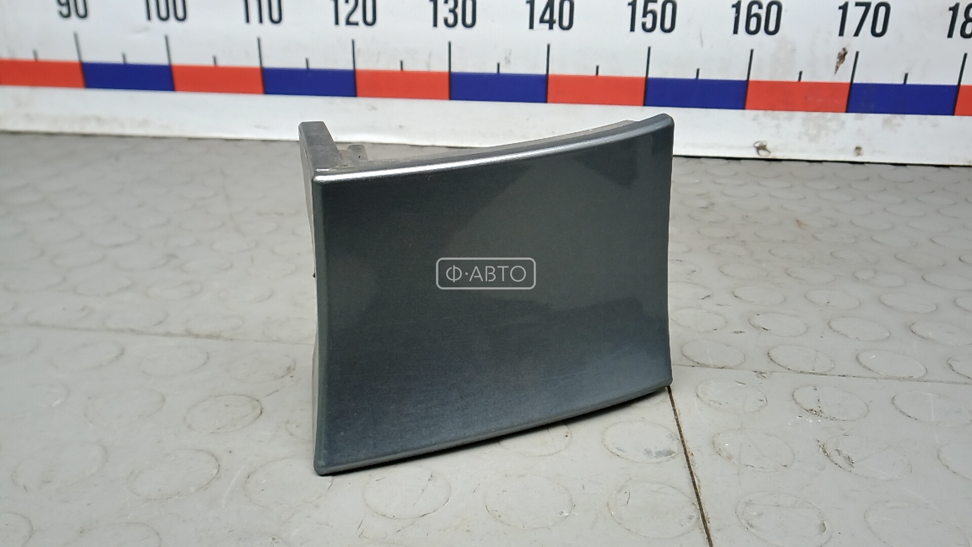 Ус под фонарь правый