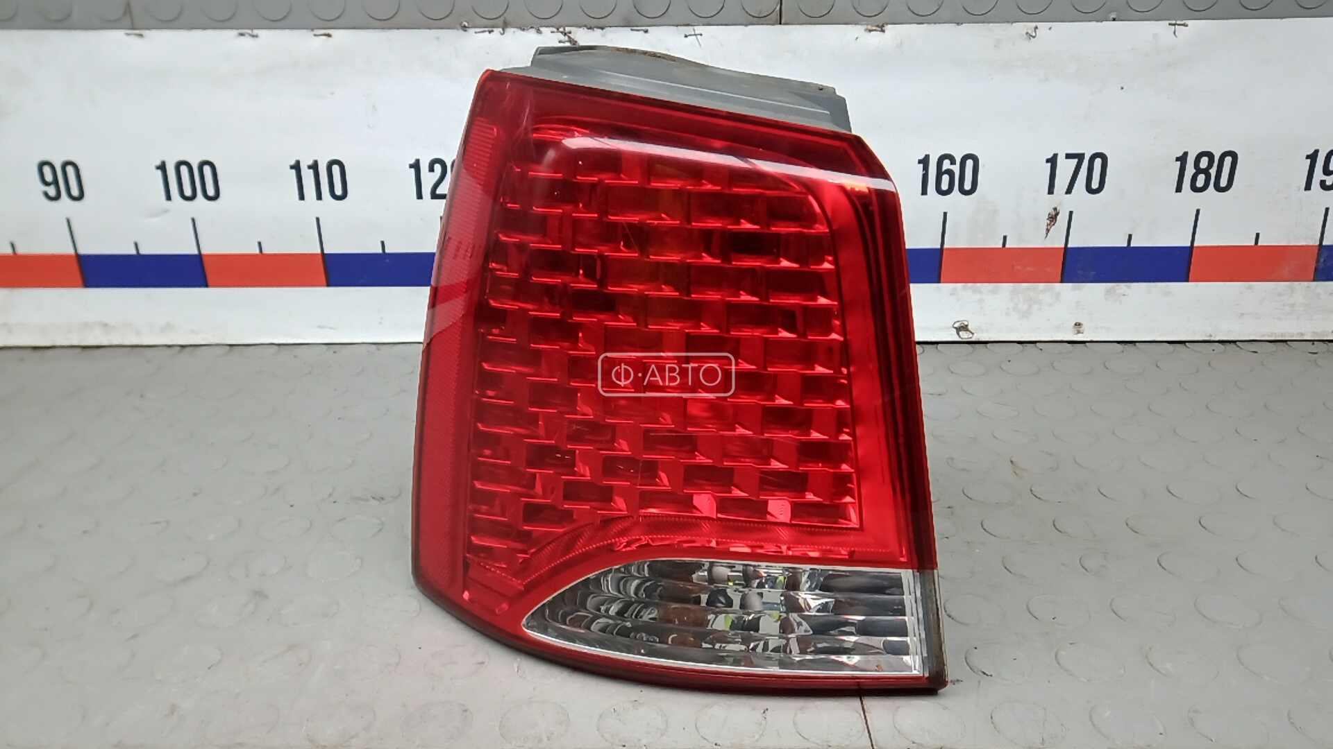 Фонарь задний левый