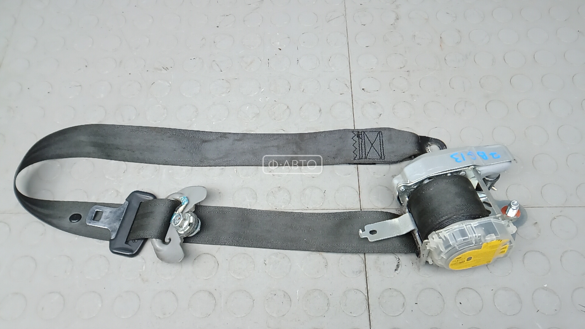 Ремень безопасности с пиропатроном сиденья переднего