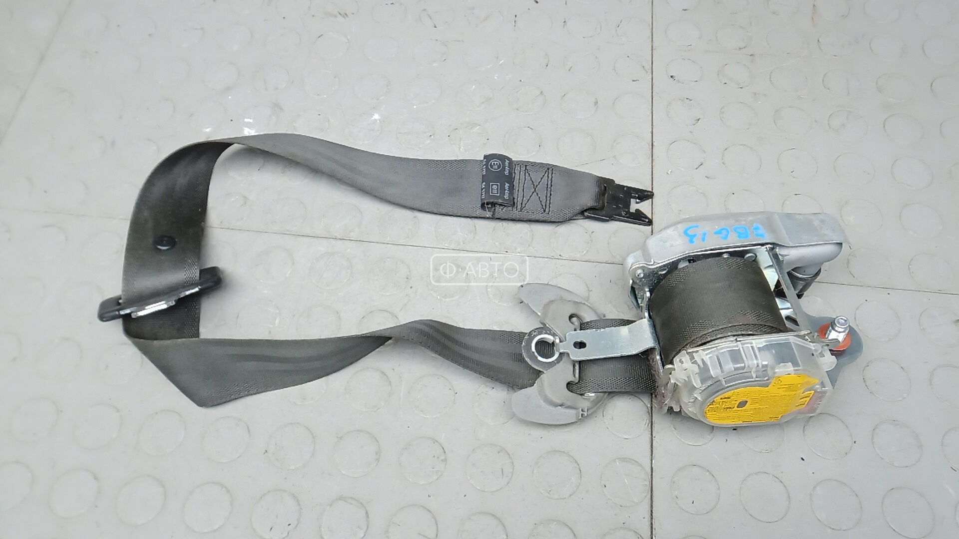 Ремень безопасности с пиропатроном сиденья переднего