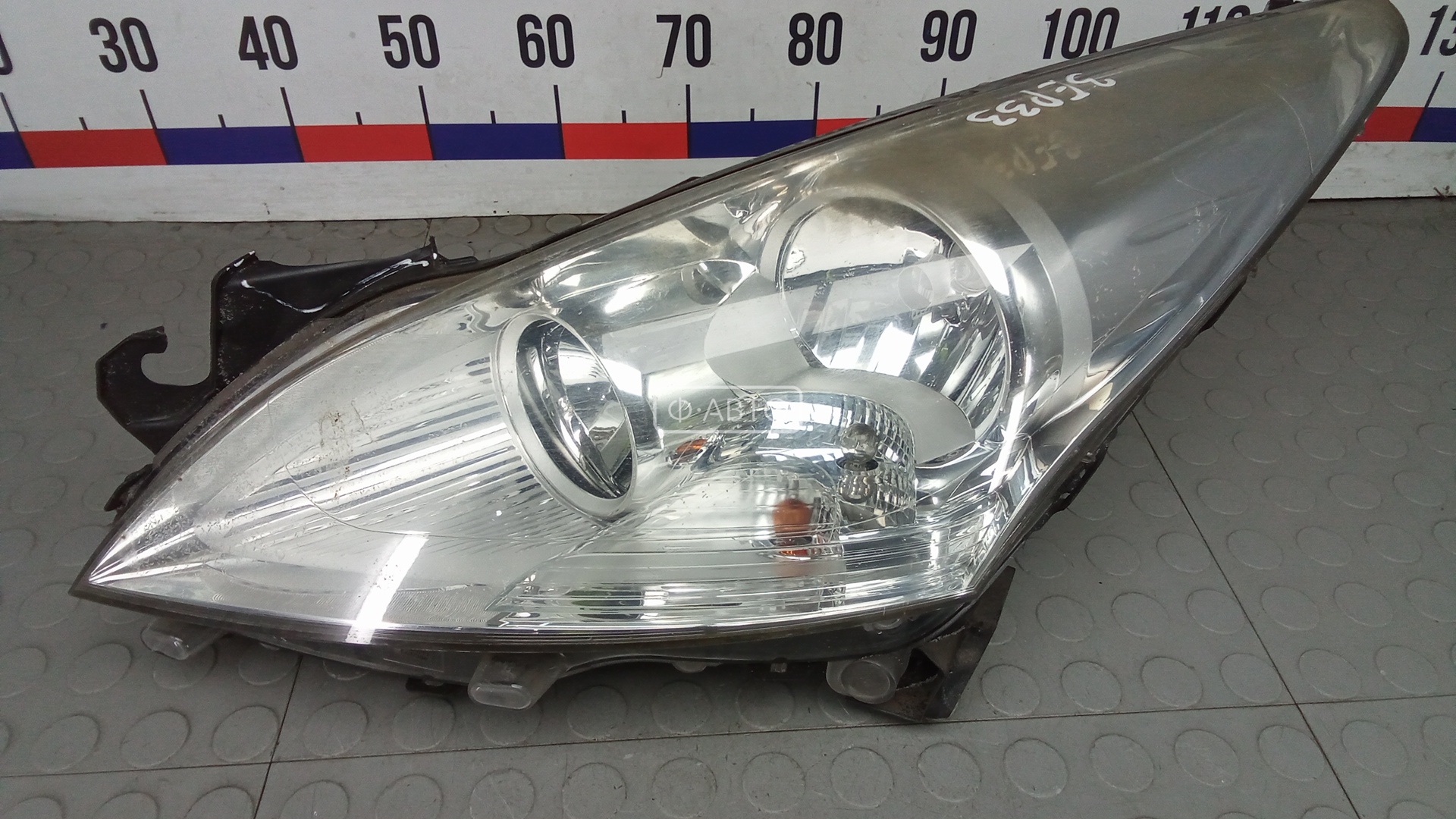 Фара левая