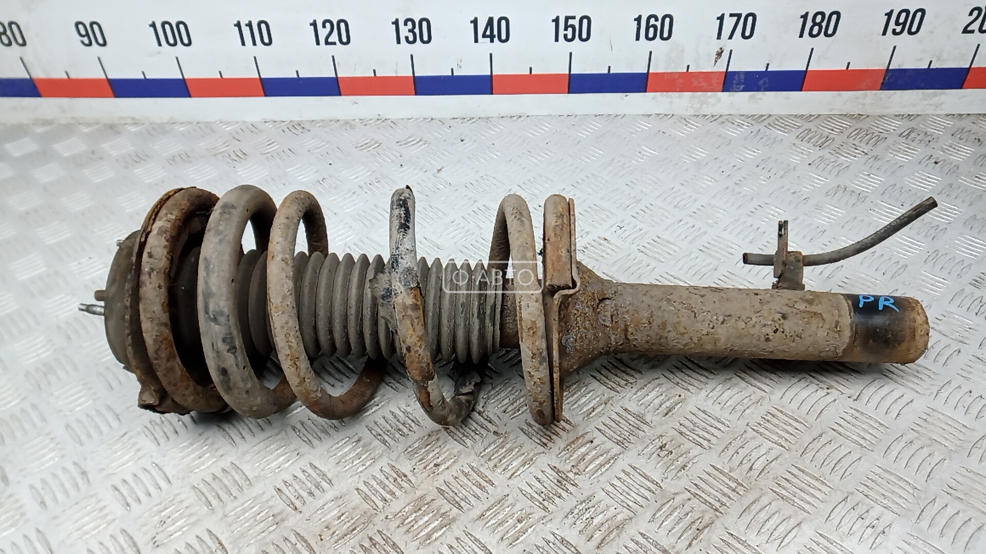 Стойка передняя правая