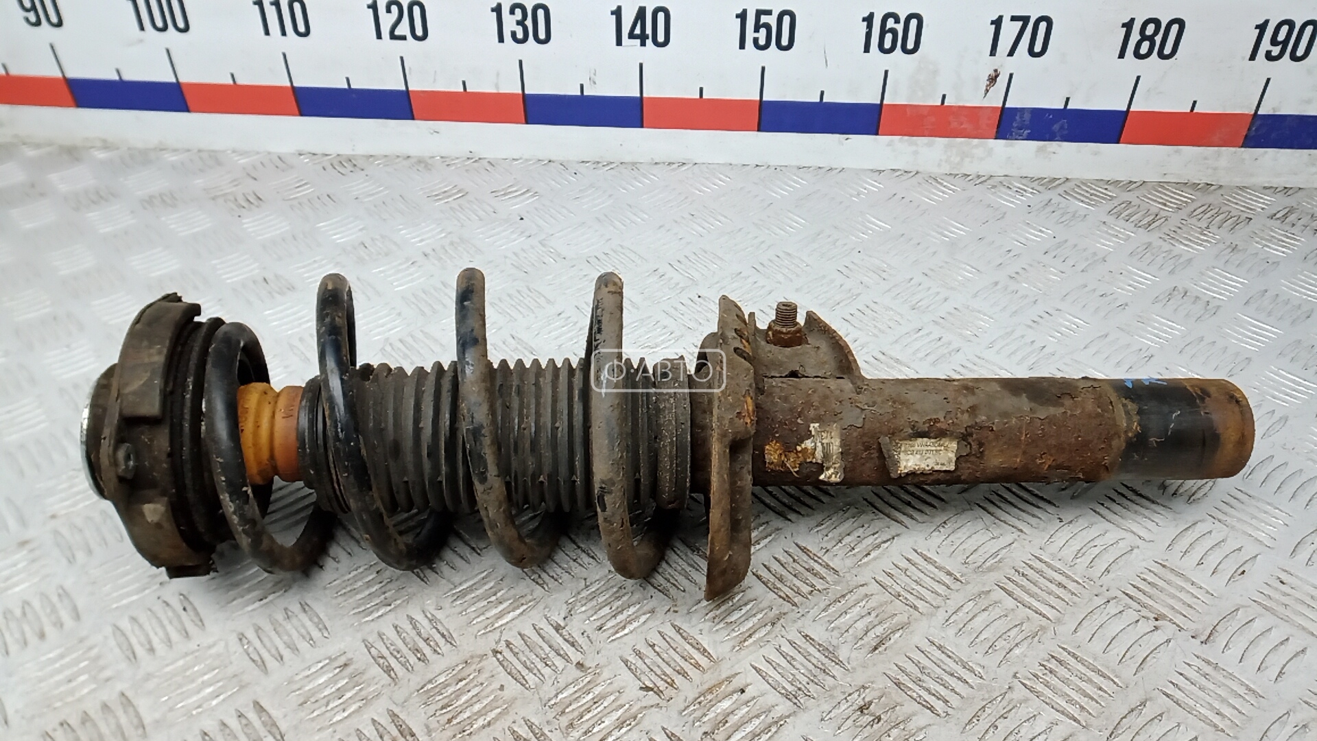 Стойка передняя правая