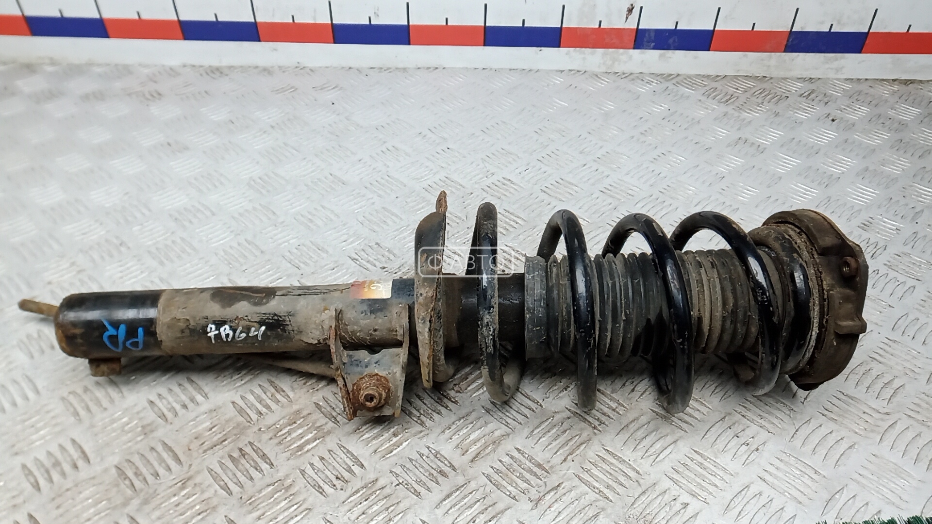 Стойка передняя правая