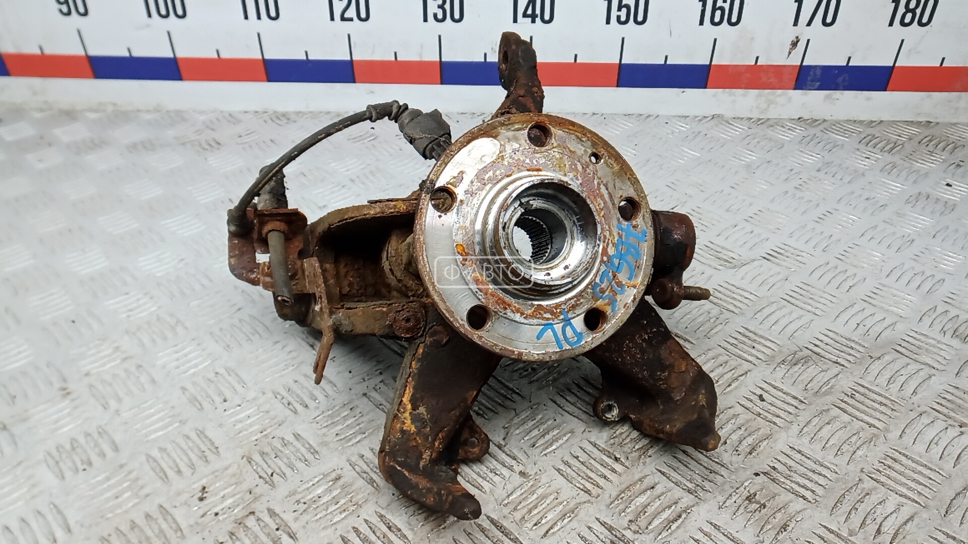 Ступица передняя левая