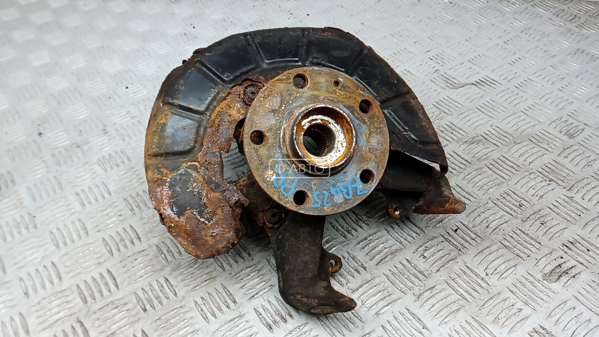 Ступица передняя правая