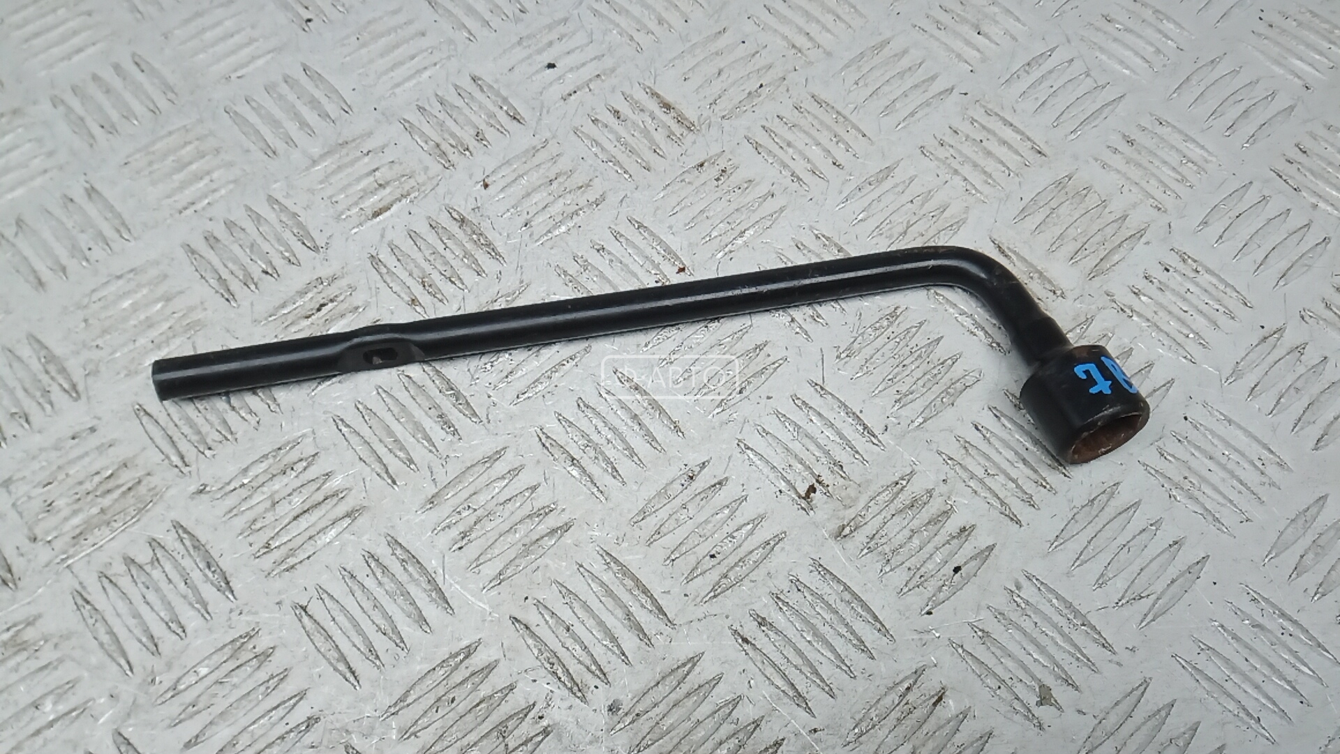 Ключ колесный