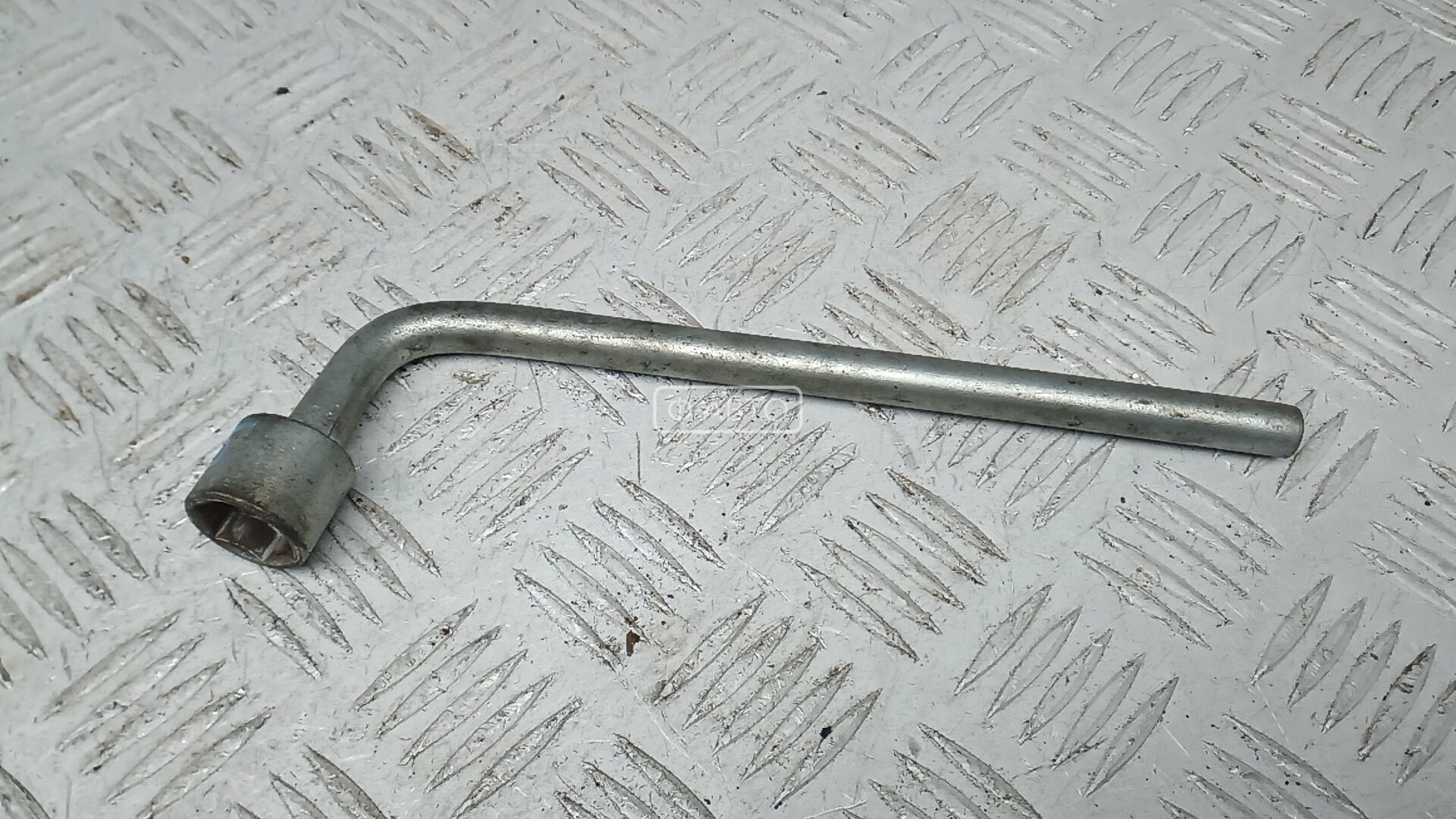 Ключ колесный