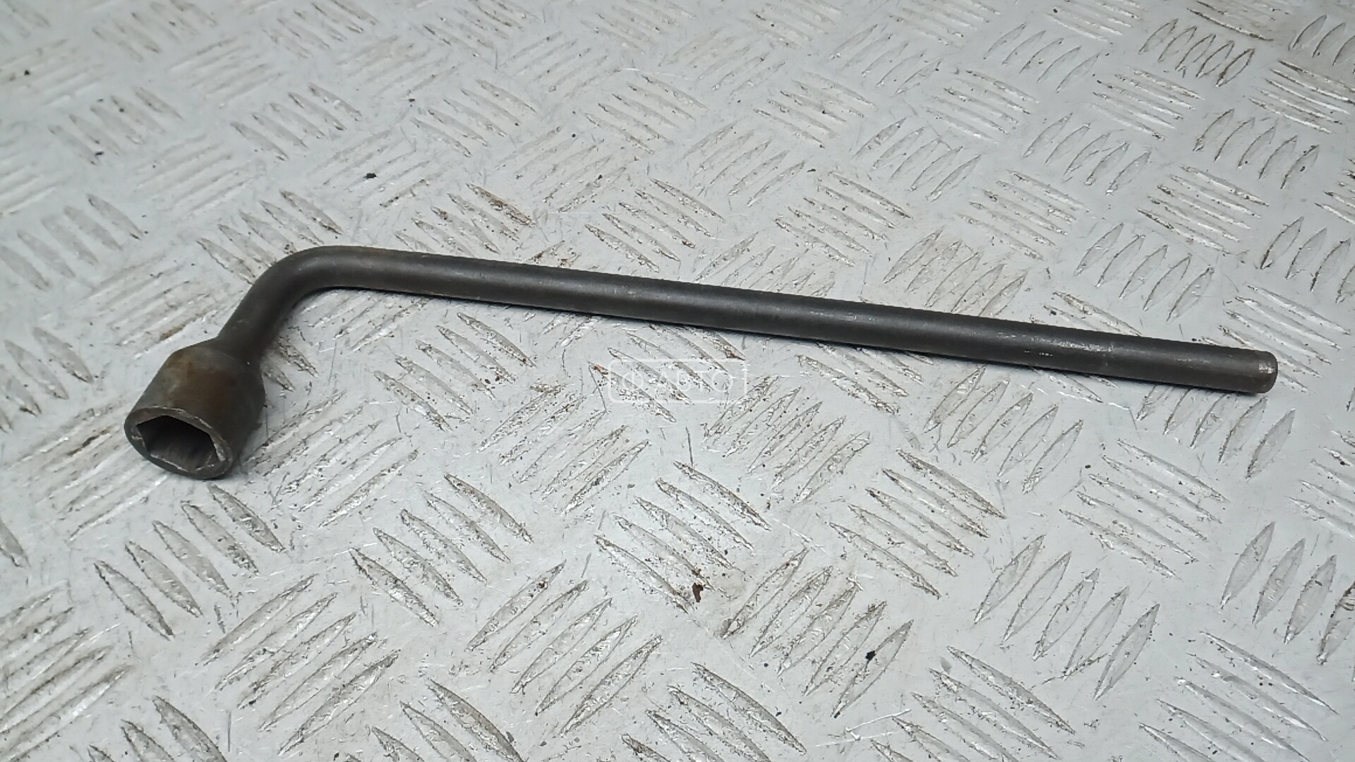 Ключ колесный