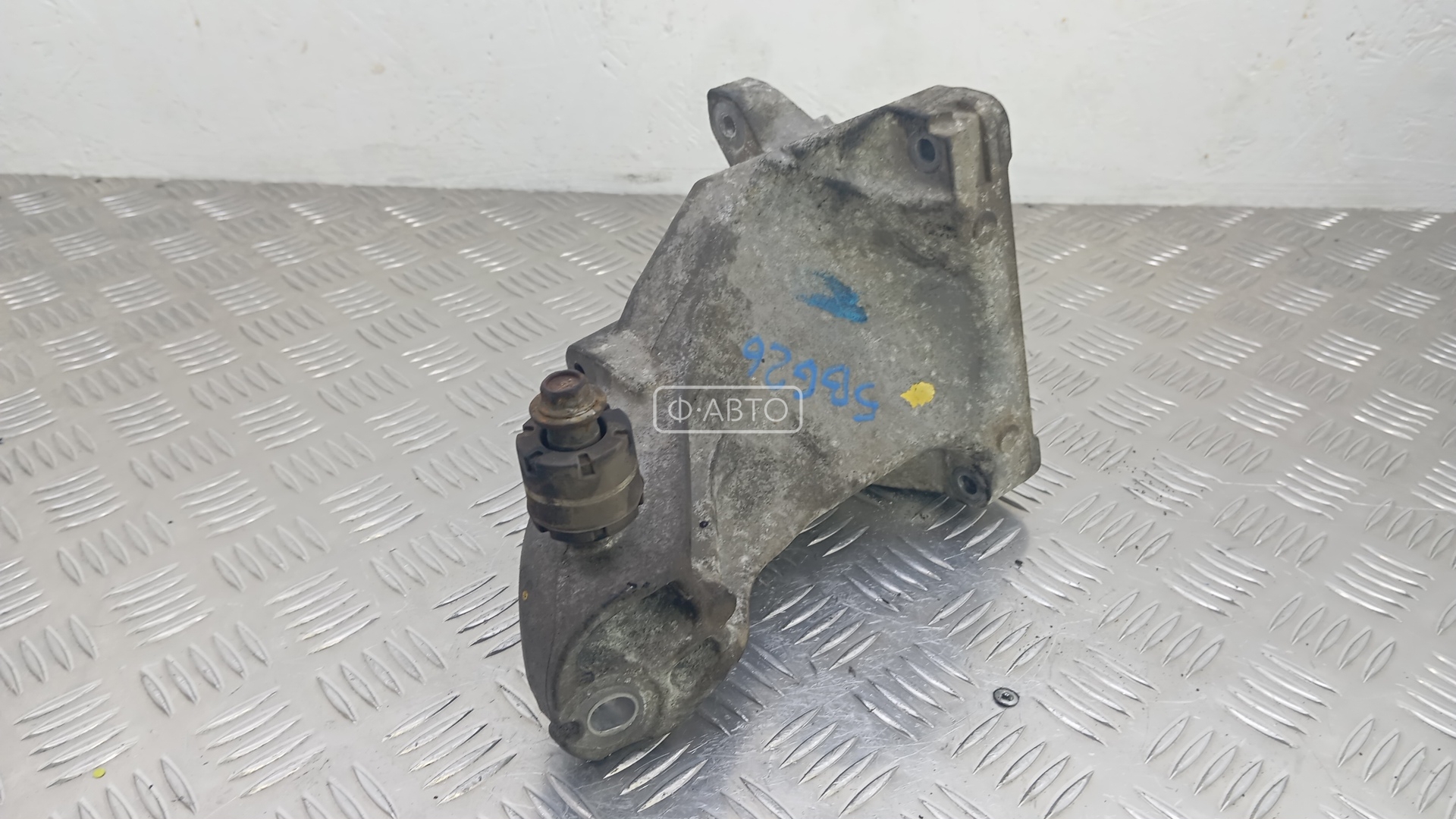 Кронштейн двигателя дизельный