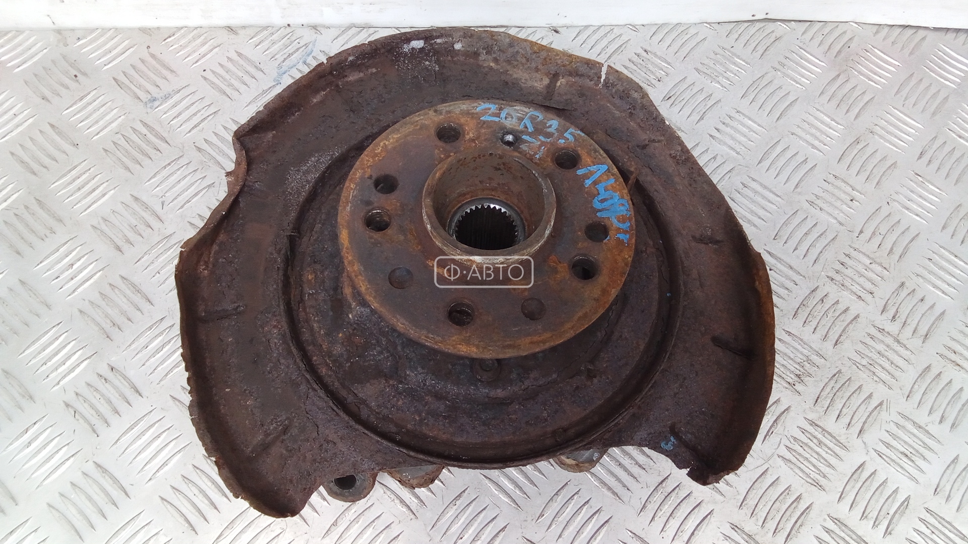 Ступица задняя левая