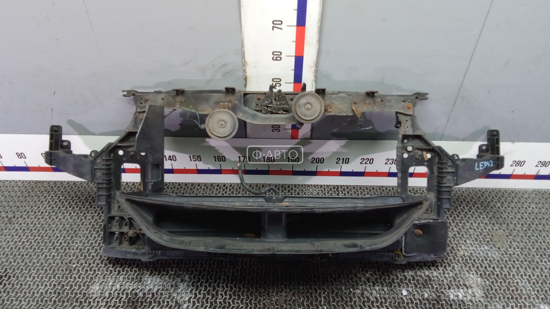 Передняя панель крепления облицовки (телевизор)