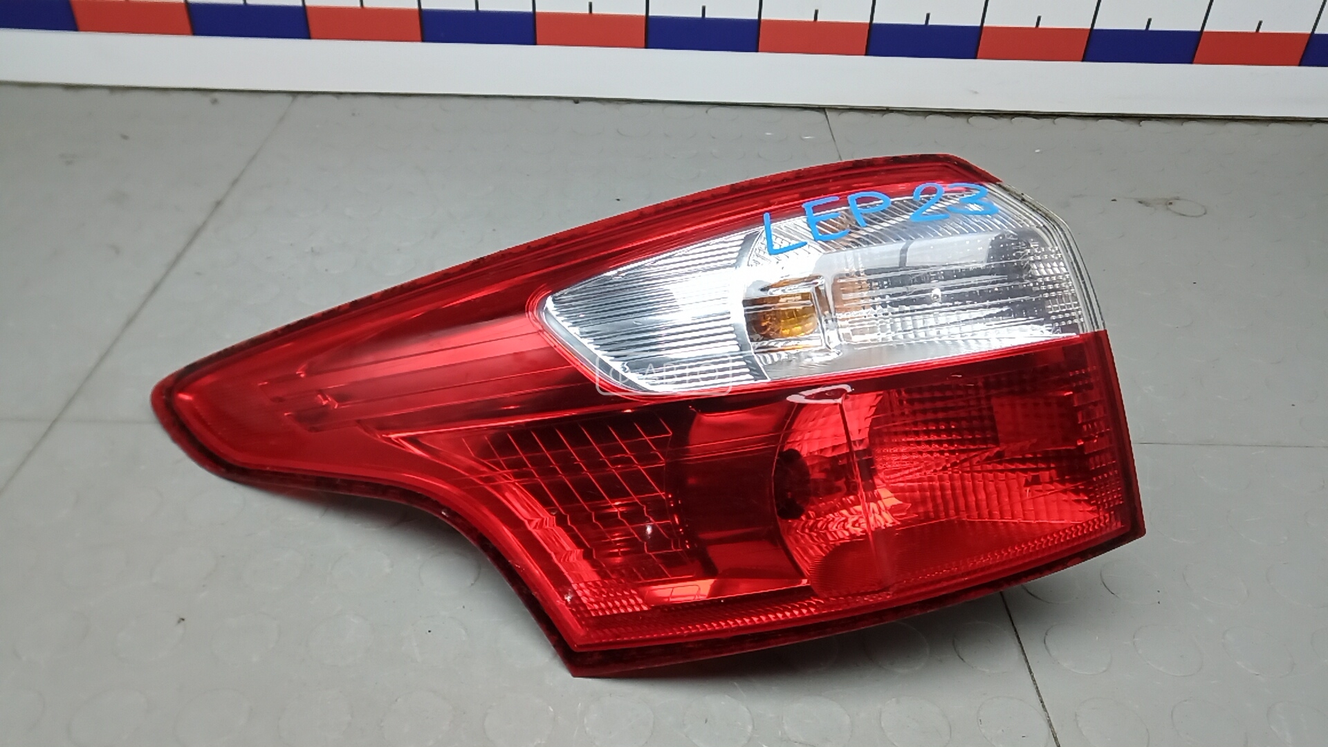 Фонарь задний левый