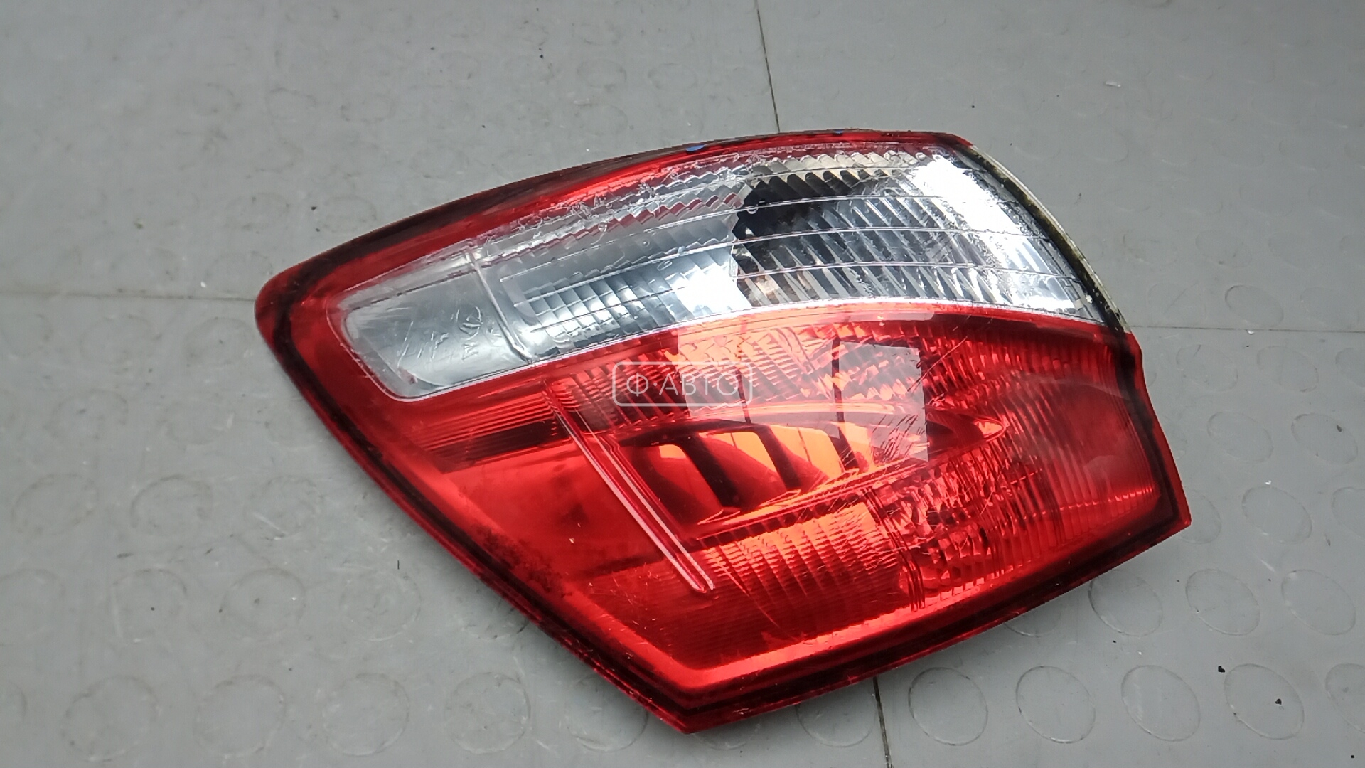 Фонарь задний левый