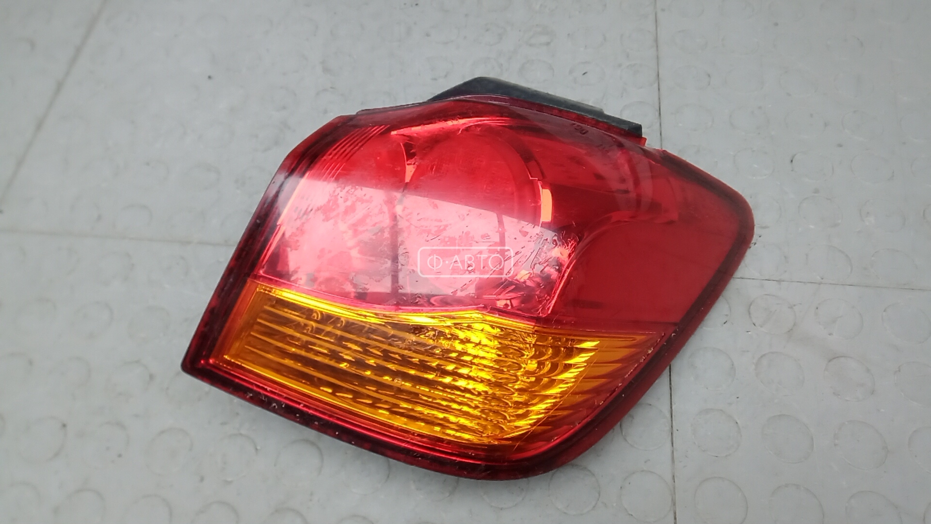 Фонарь задний правый