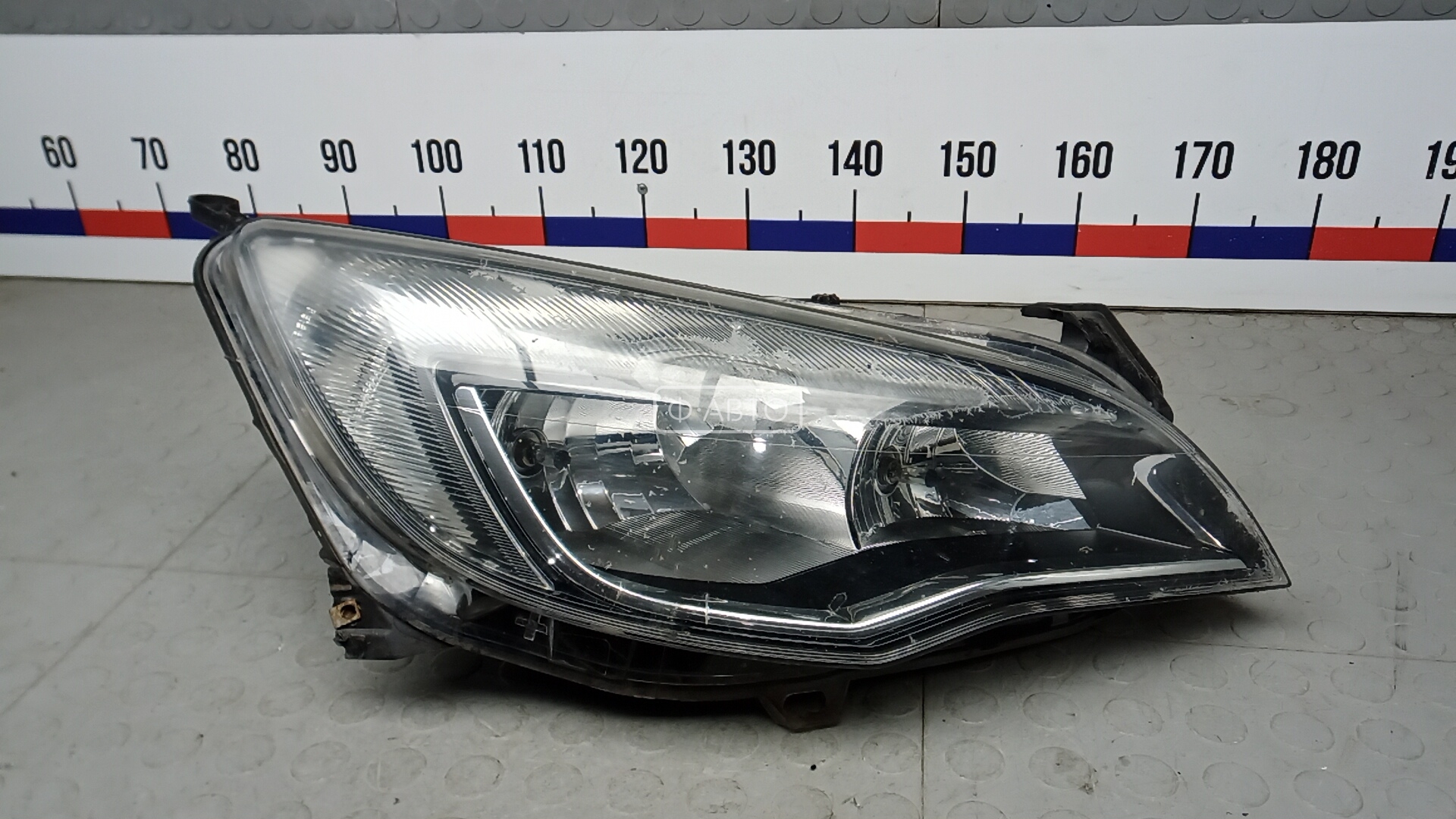 Фара правая