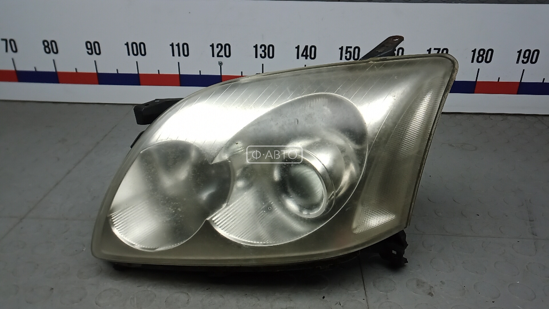 Фара левая
