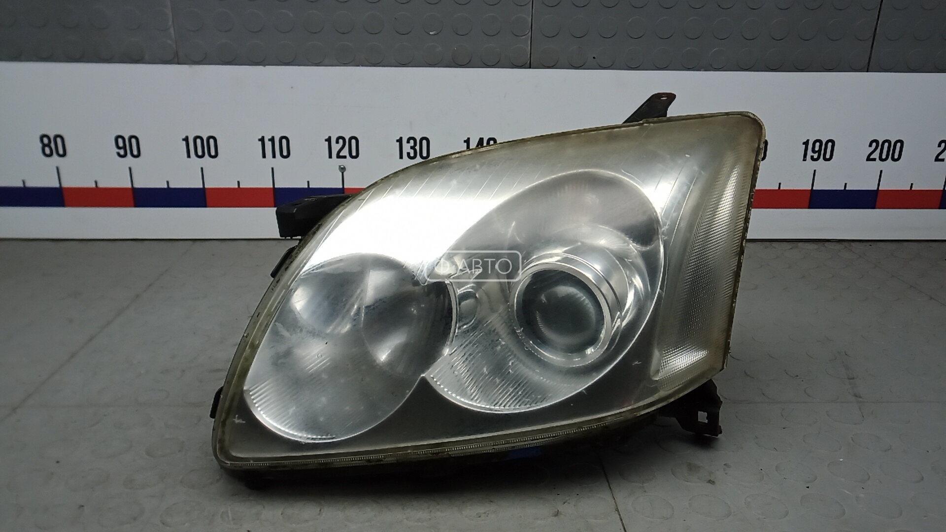 Фара левая