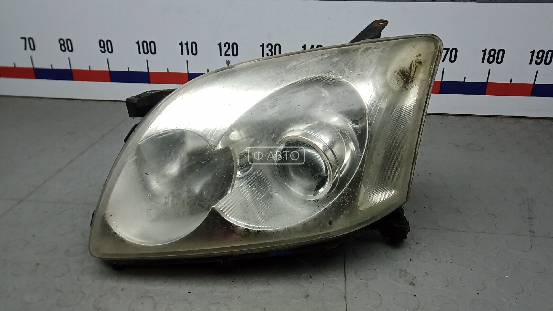 Фара левая