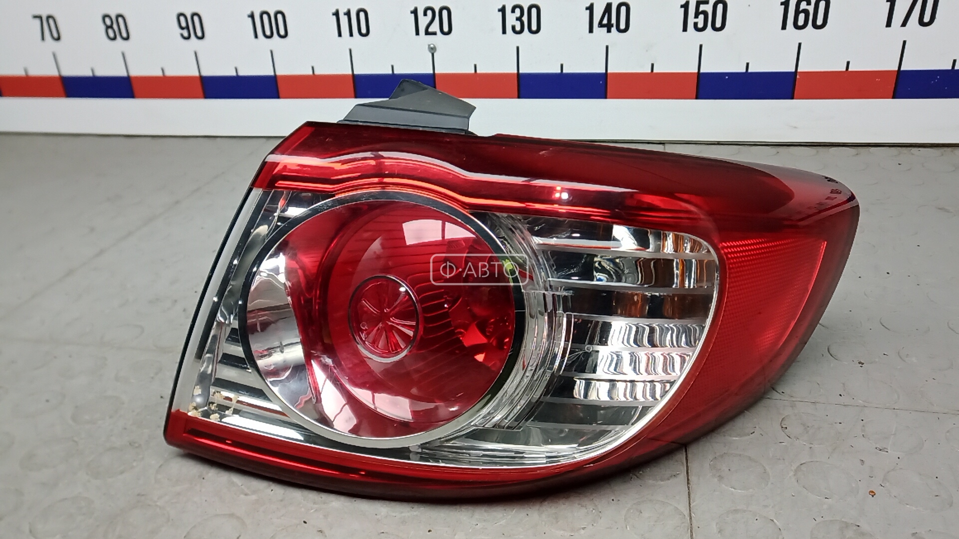 Фонарь задний правый