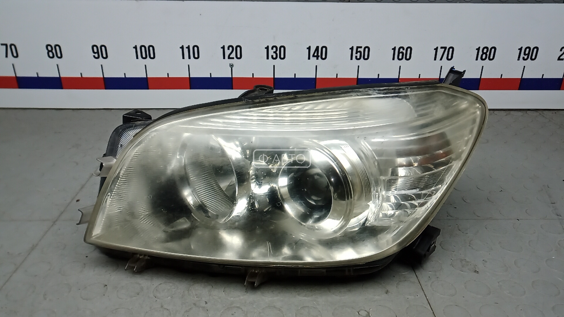 Фара левая