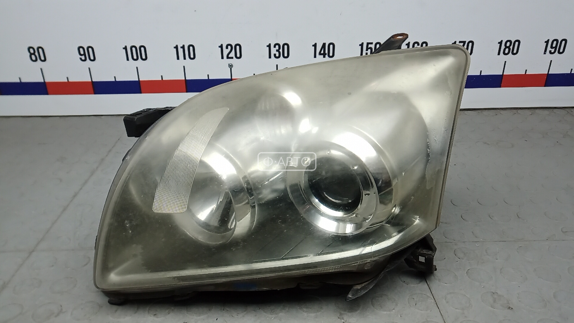 Фара левая