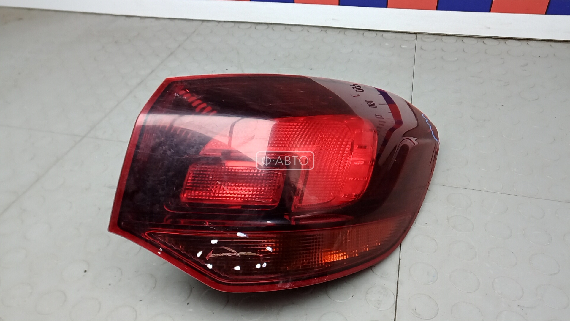 Фонарь задний правый