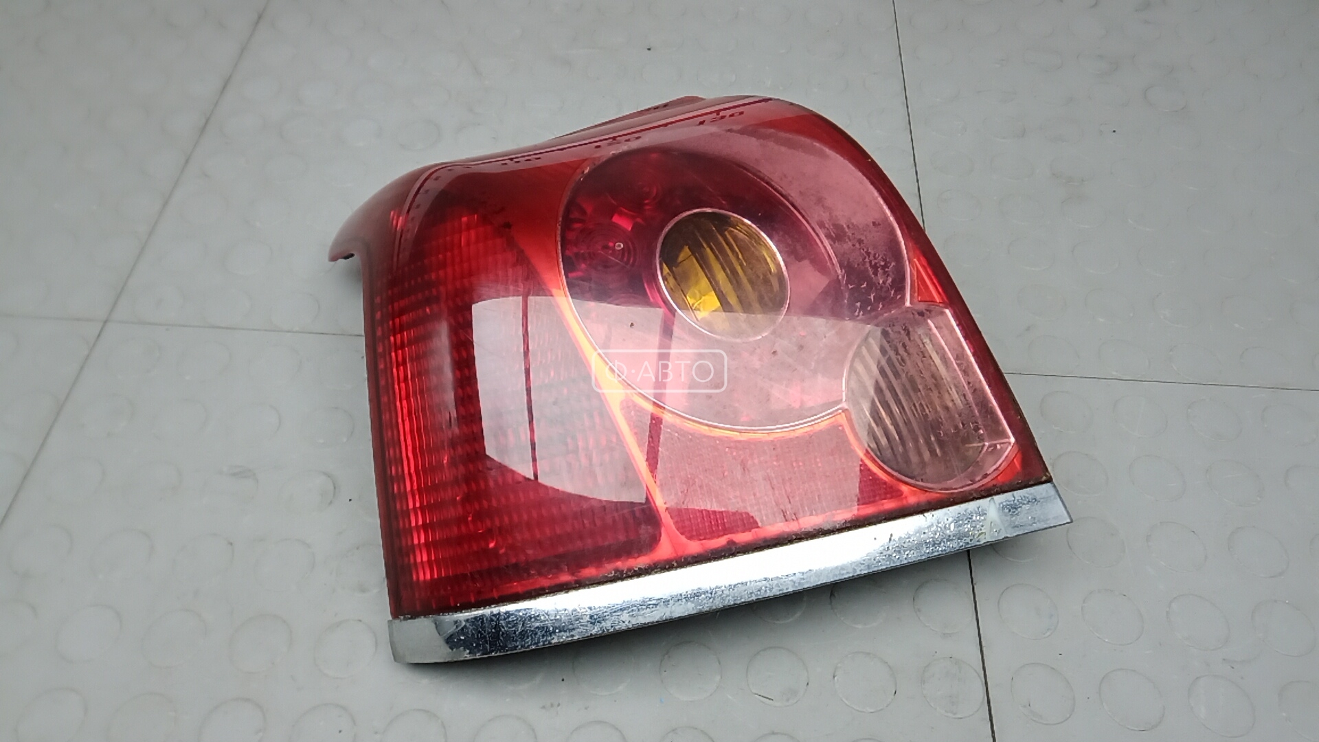 Фонарь задний левый