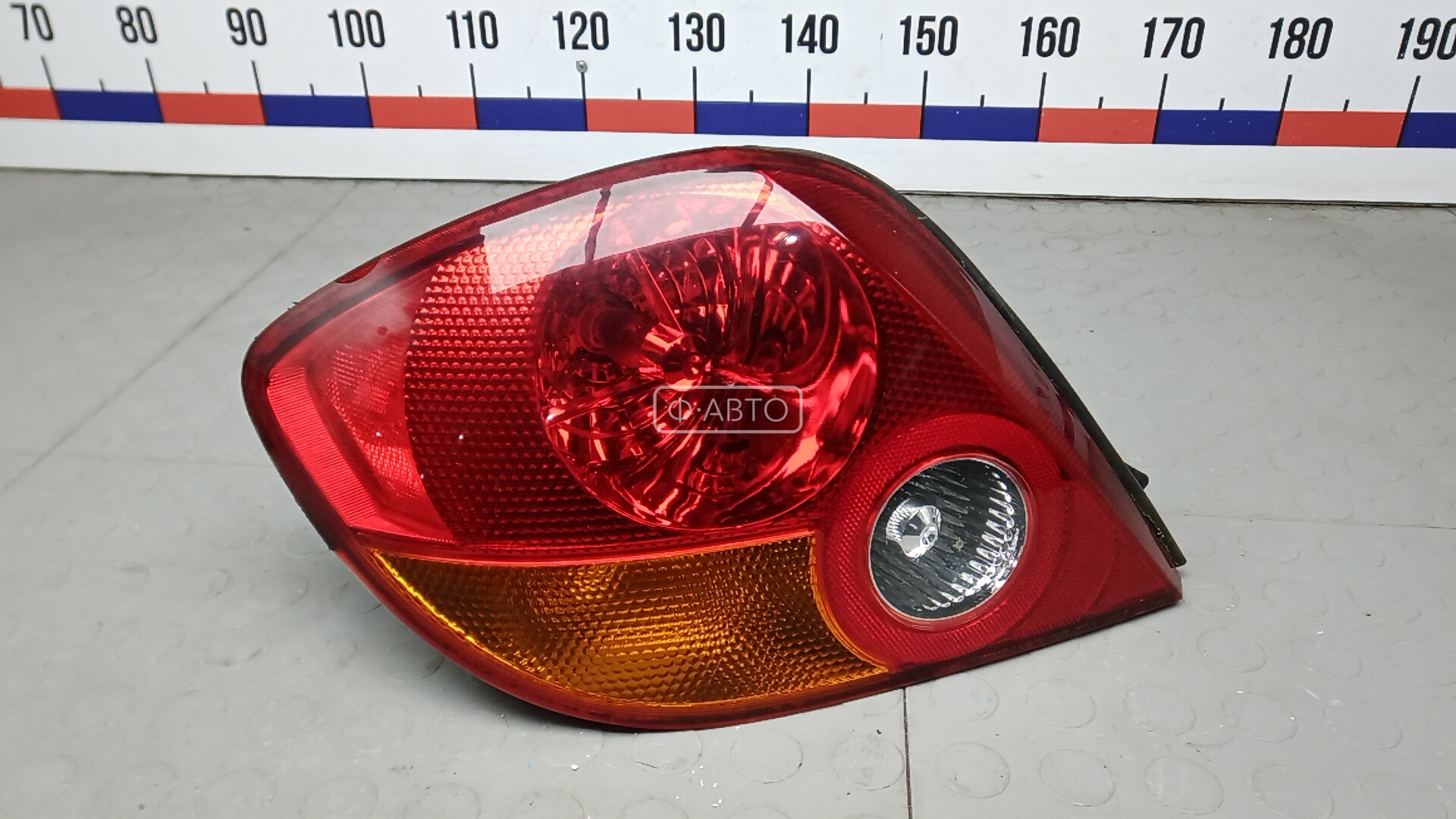 Фонарь задний левый