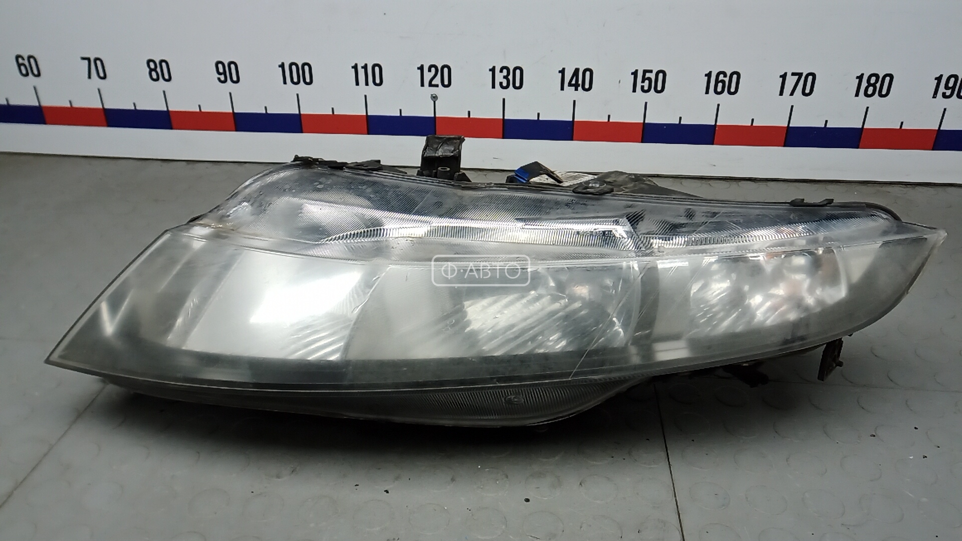 Фара левая