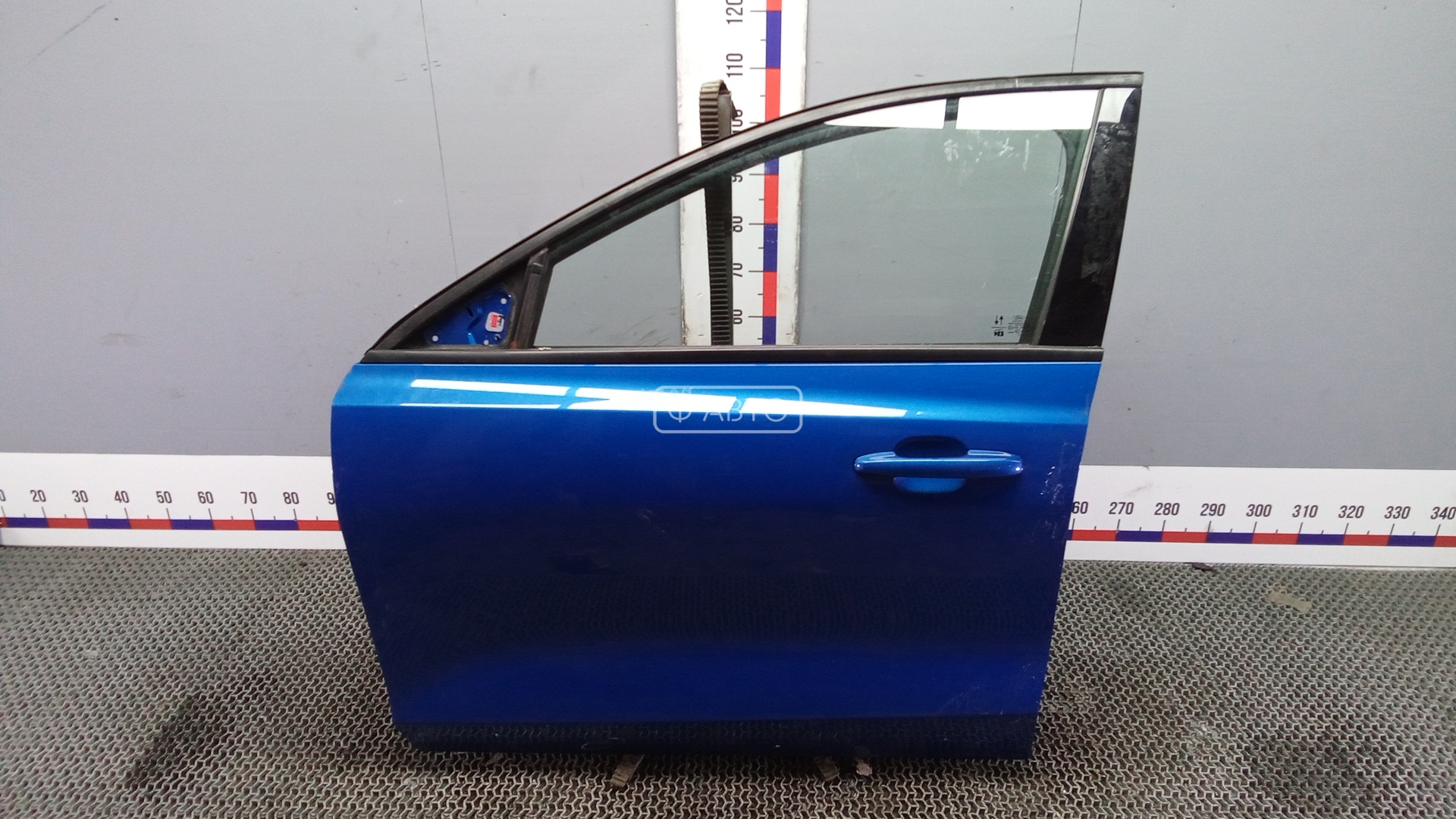 Дверь передняя левая