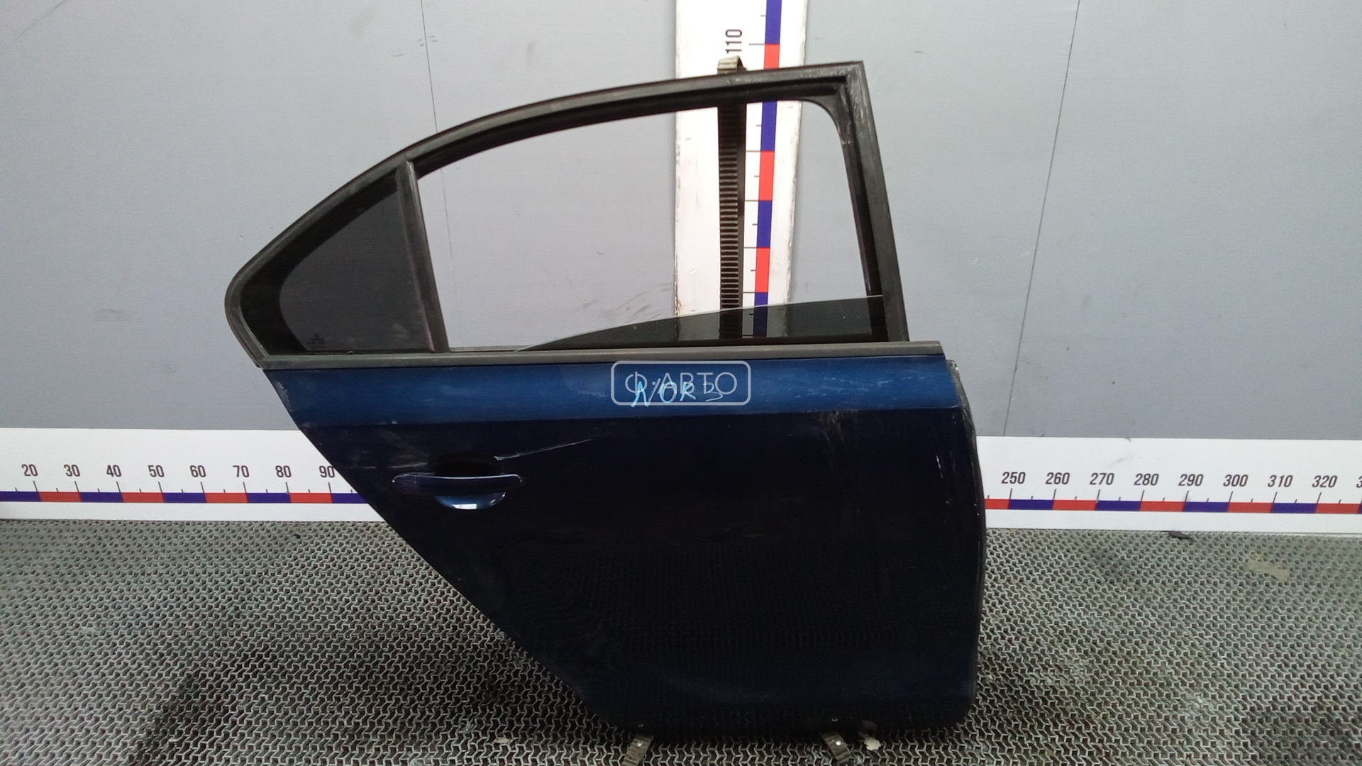 Дверь задняя правая