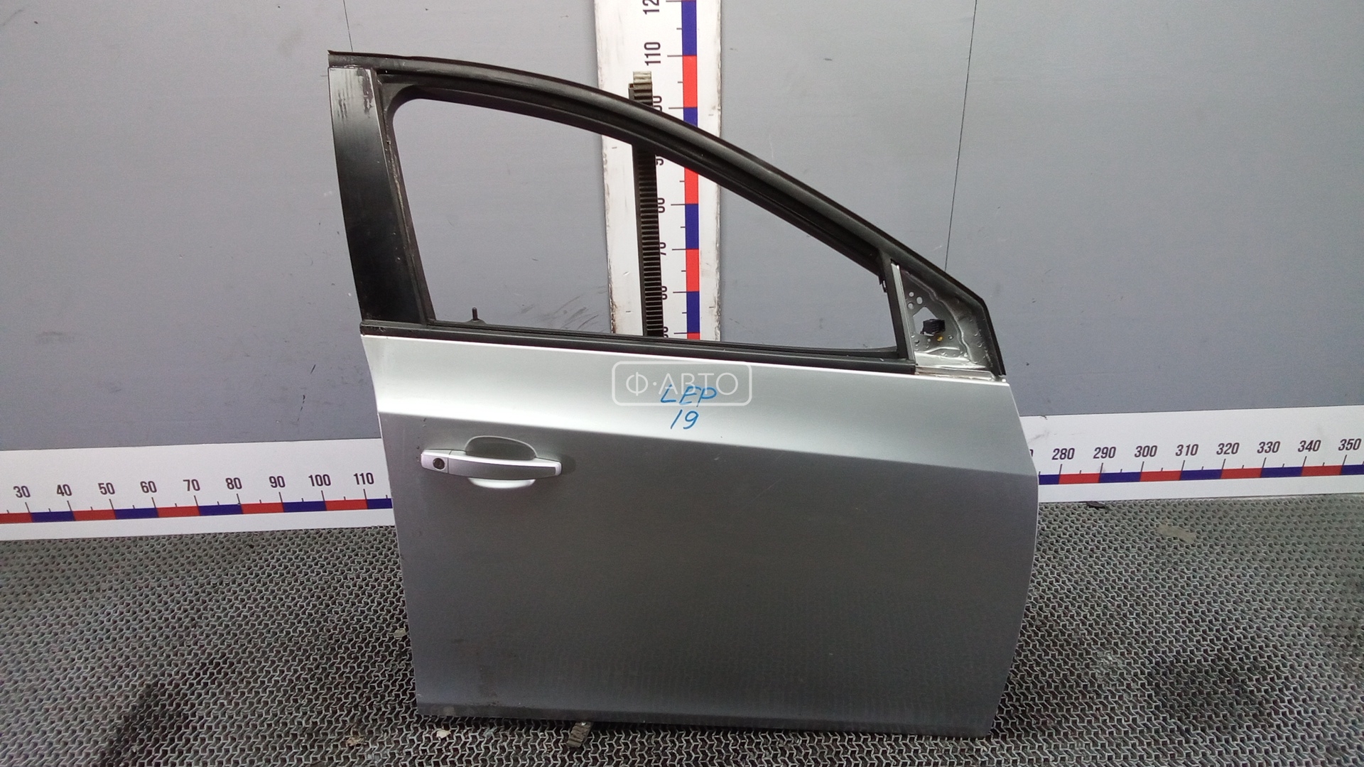 Дверь передняя правая