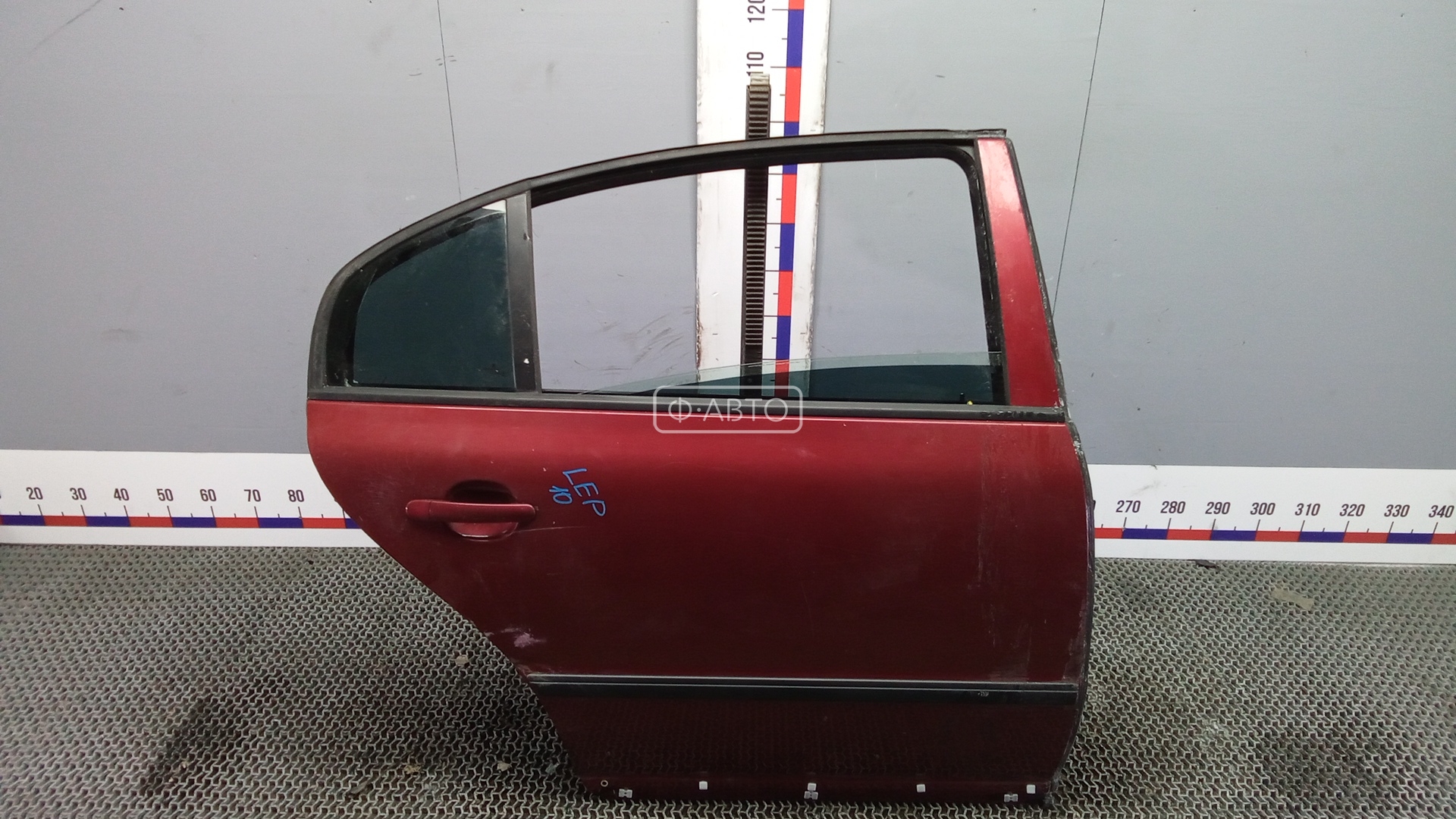 Дверь задняя правая