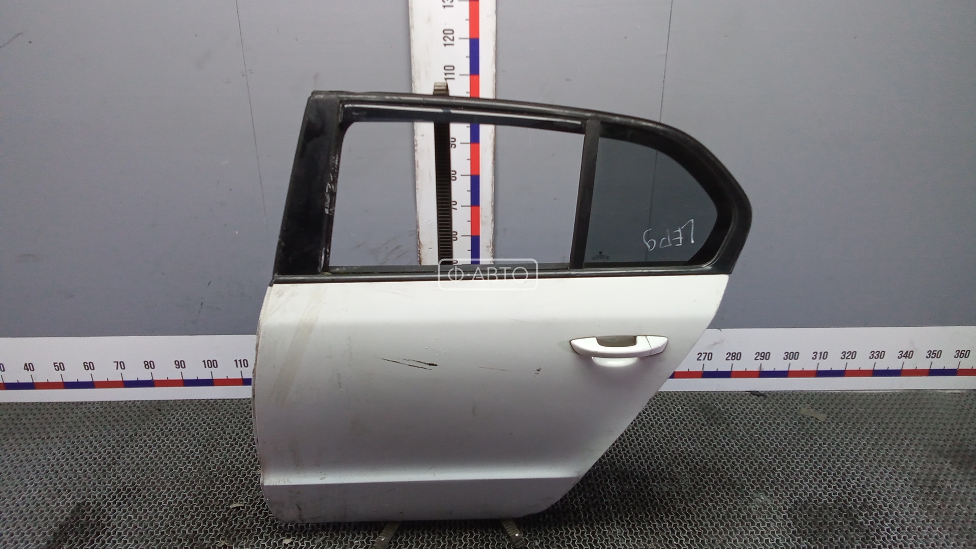 Дверь задняя левая