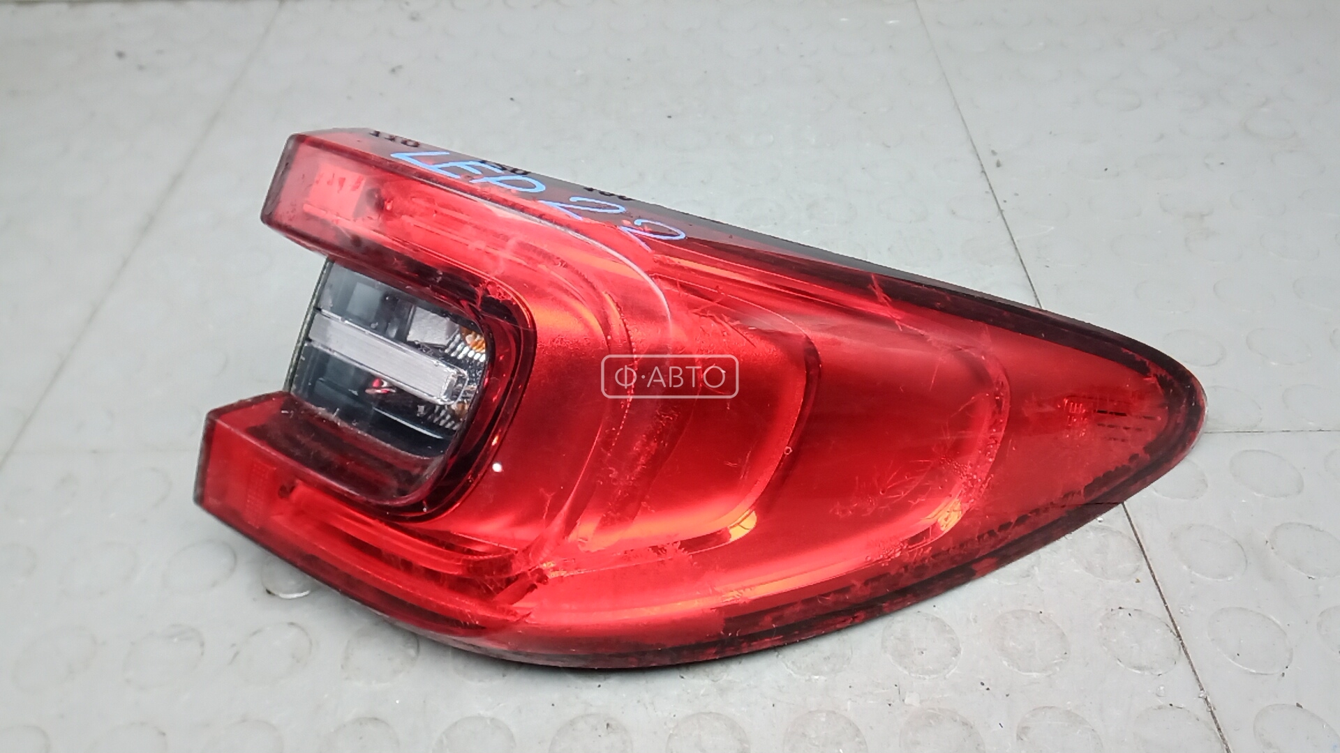 Фонарь задний правый